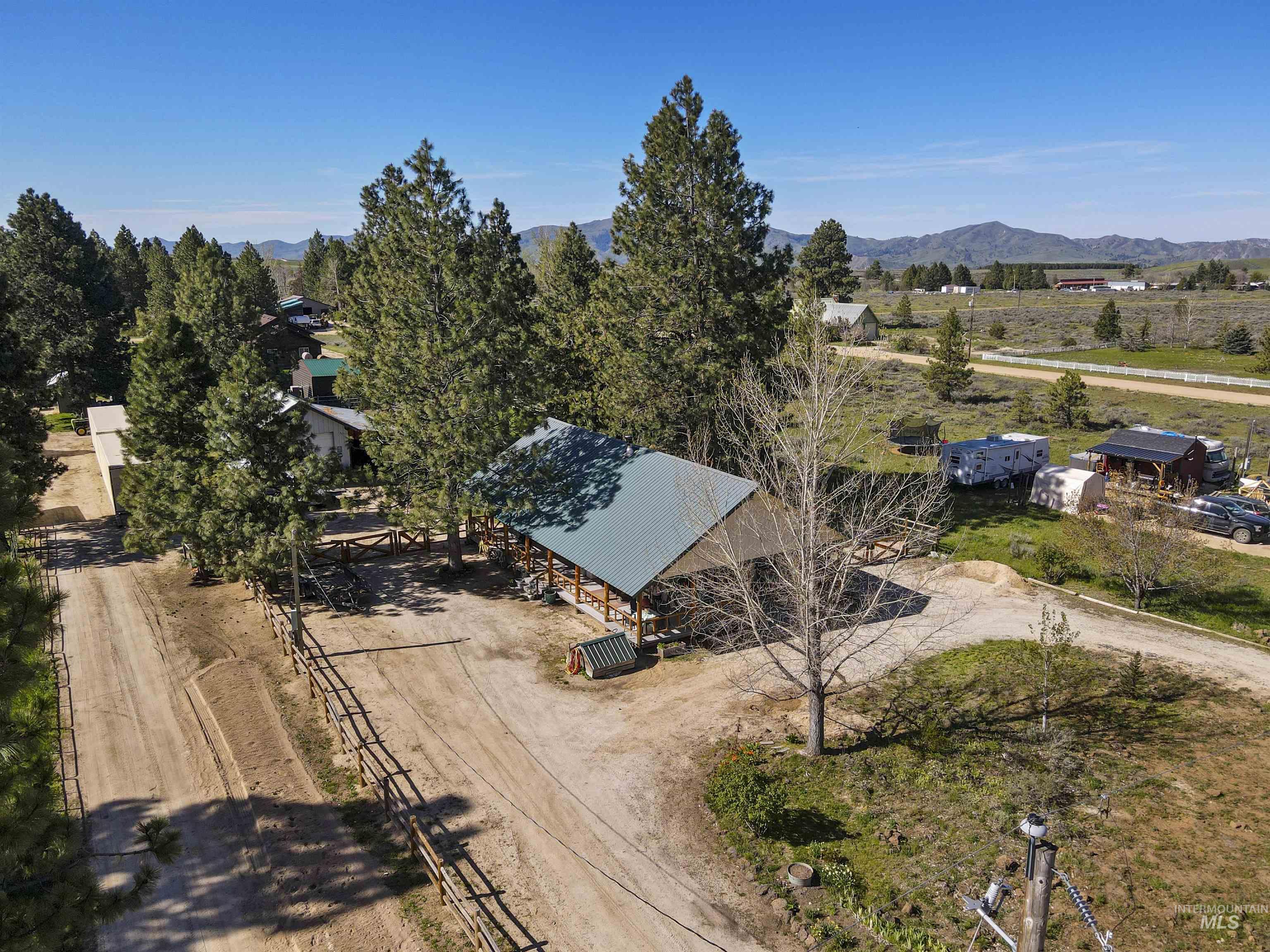 55 E Mary, Prairie, Idaho 83647, 2 Bedrooms, 1 Bathroom, Residential For Sale, Price $329,900,MLS 98985824