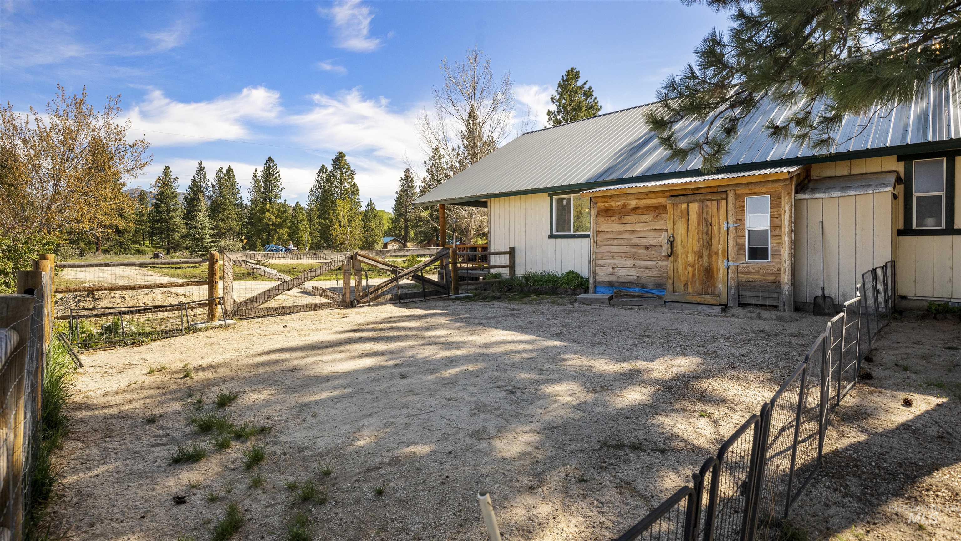 55 E Mary, Prairie, Idaho 83647, 2 Bedrooms, 1 Bathroom, Residential For Sale, Price $329,900,MLS 98985824