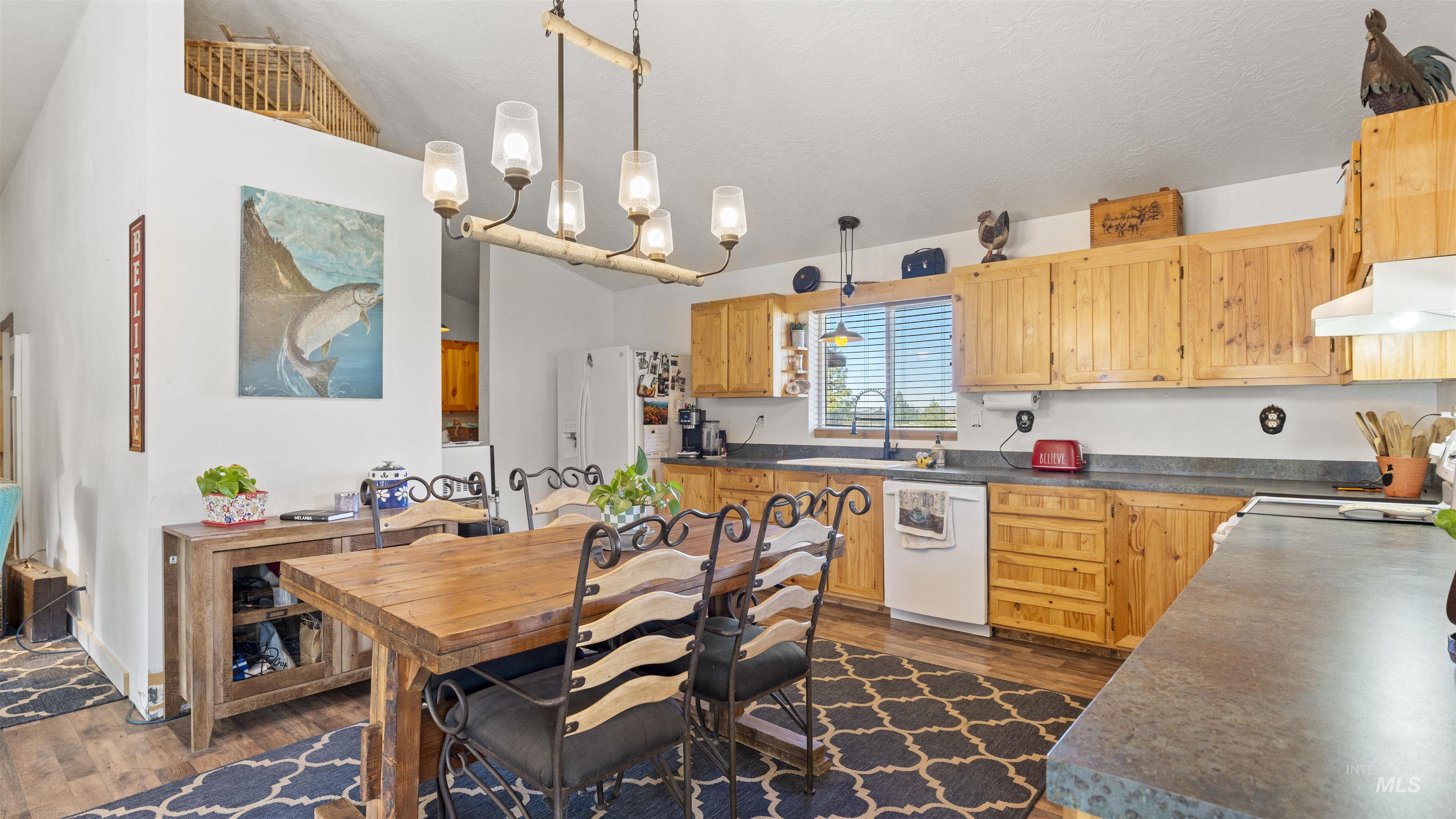 55 E Mary, Prairie, Idaho 83647, 2 Bedrooms, 1 Bathroom, Residential For Sale, Price $329,900,MLS 98985824