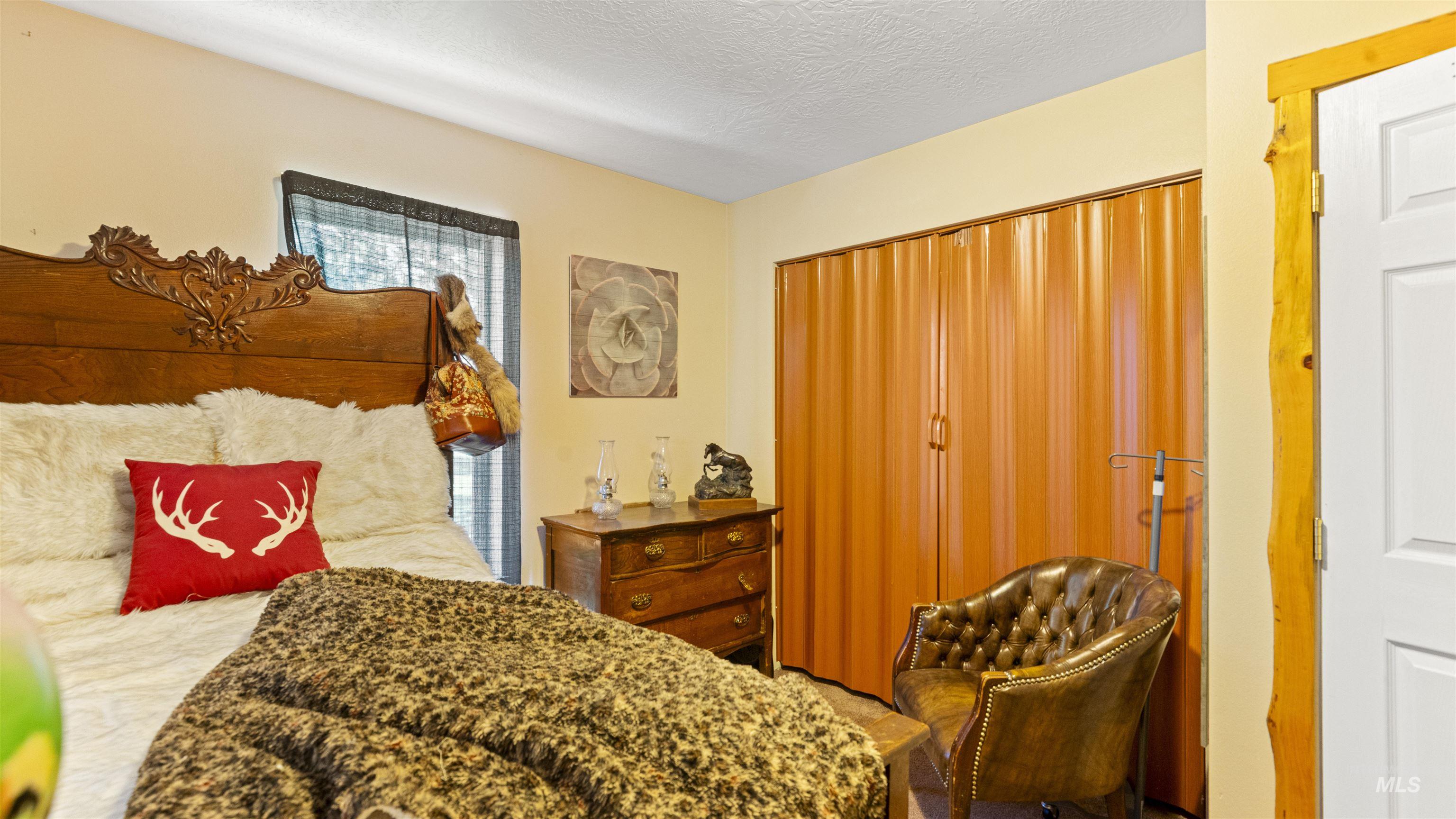 55 E Mary, Prairie, Idaho 83647, 2 Bedrooms, 1 Bathroom, Residential For Sale, Price $329,900,MLS 98985824