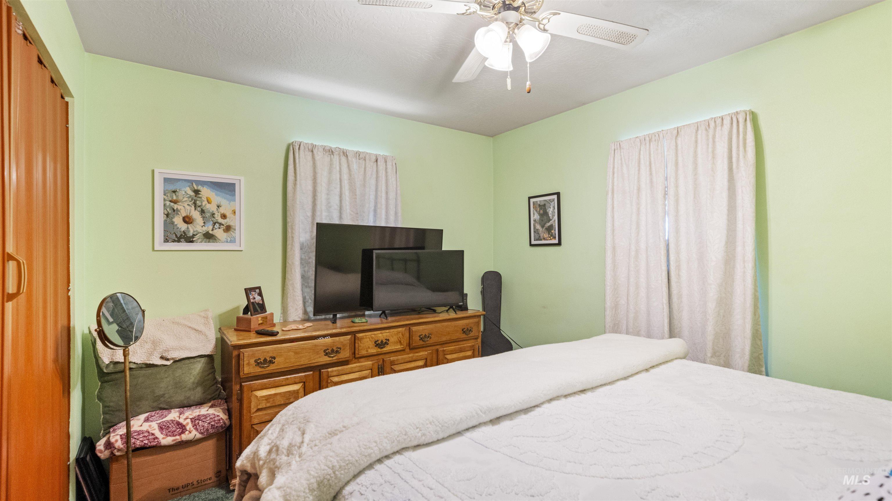 55 E Mary, Prairie, Idaho 83647, 2 Bedrooms, 1 Bathroom, Residential For Sale, Price $329,900,MLS 98985824