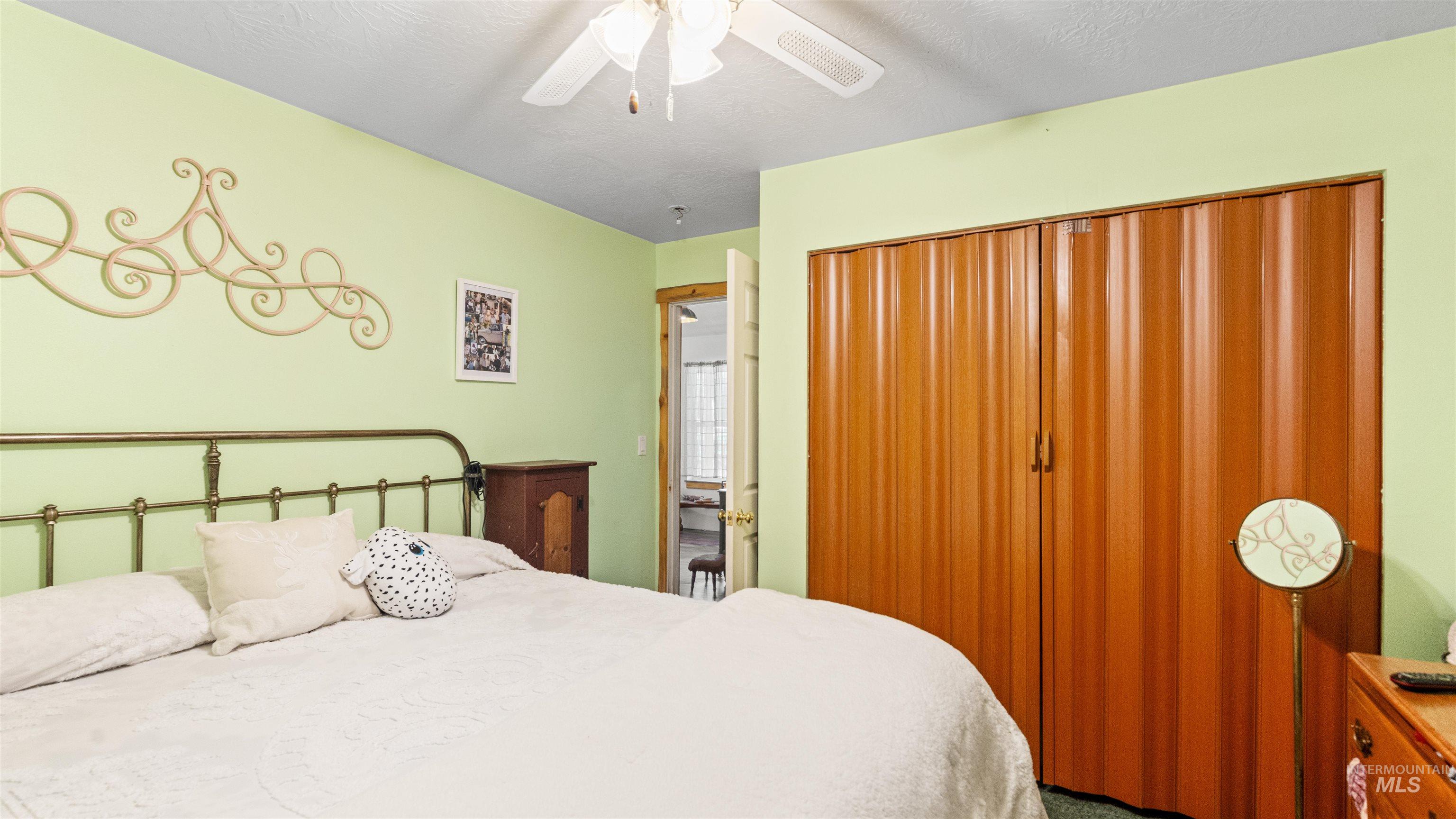 55 E Mary, Prairie, Idaho 83647, 2 Bedrooms, 1 Bathroom, Residential For Sale, Price $329,900,MLS 98985824