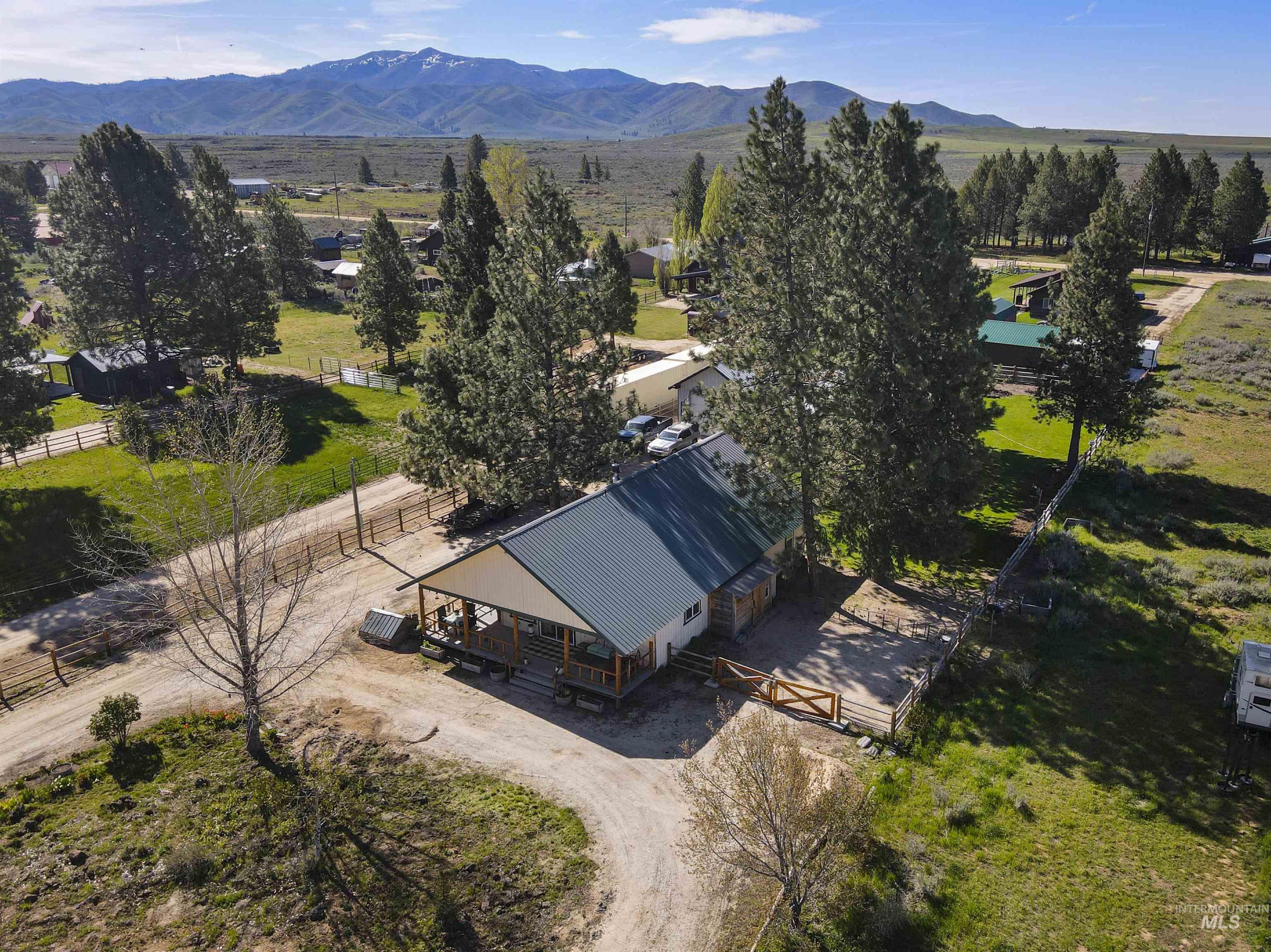 55 E Mary, Prairie, Idaho 83647, 2 Bedrooms, 1 Bathroom, Residential For Sale, Price $329,900,MLS 98985824