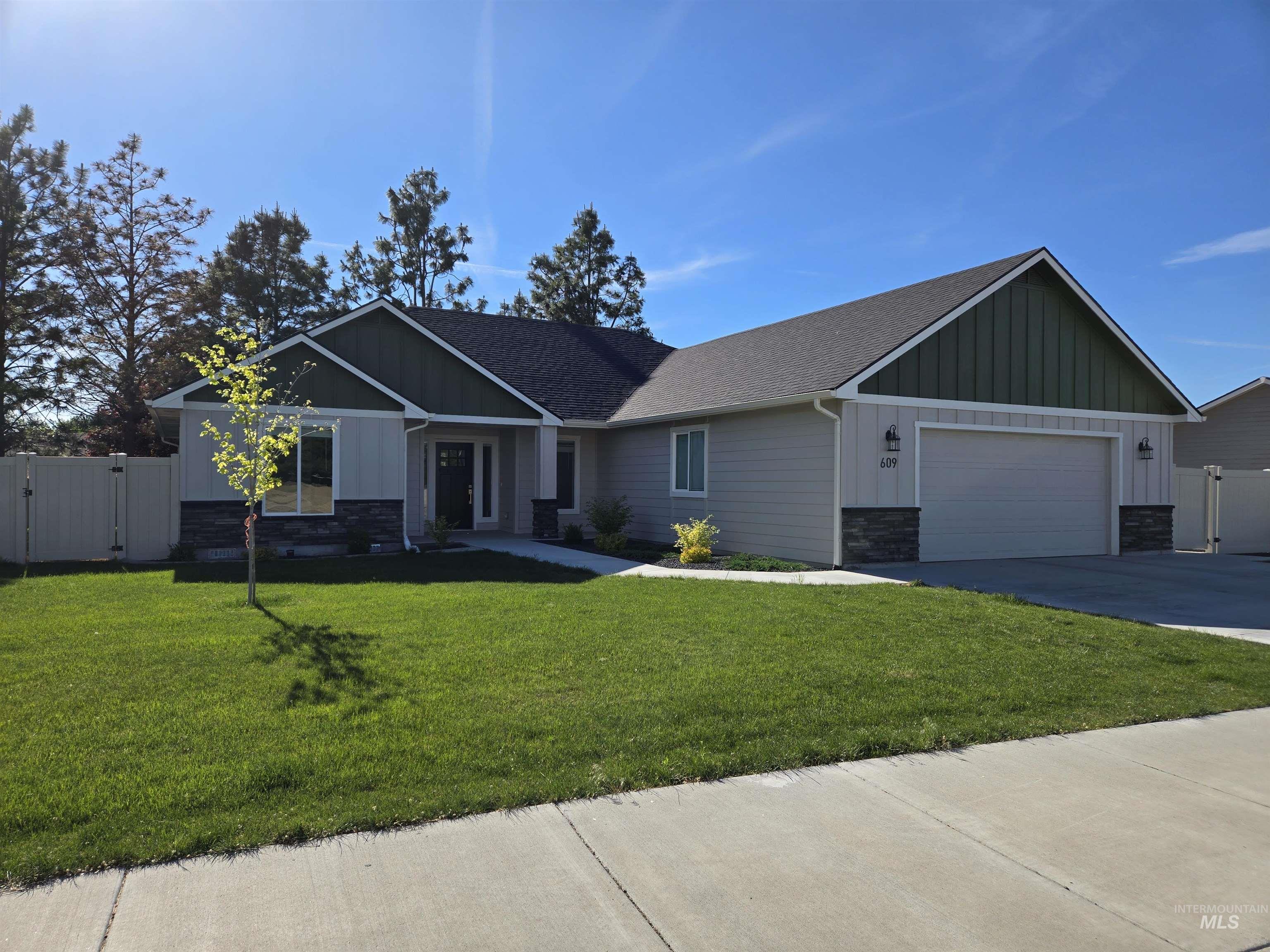 609 Reiter Dr, Ontario, Oregon 97914, 3 Bedrooms, 2 Bathrooms, Residential For Sale, Price $430,000,MLS 98985827