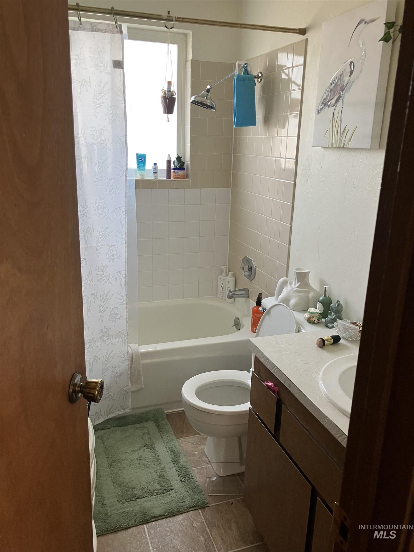 2530 S. Gourley Pl, Boise, Idaho 83705, 2 Bedrooms, 1 Bathroom, Residential Income For Sale, Price $550,000,MLS 98985829
