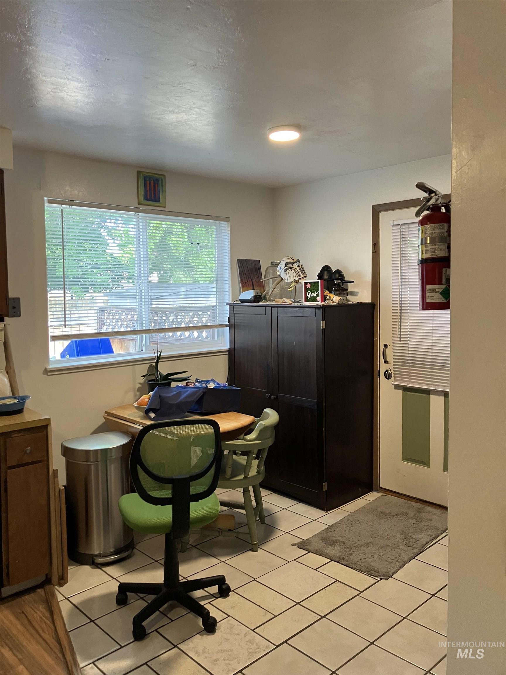 2530 S. Gourley Pl, Boise, Idaho 83705, 2 Bedrooms, 1 Bathroom, Residential Income For Sale, Price $550,000,MLS 98985829