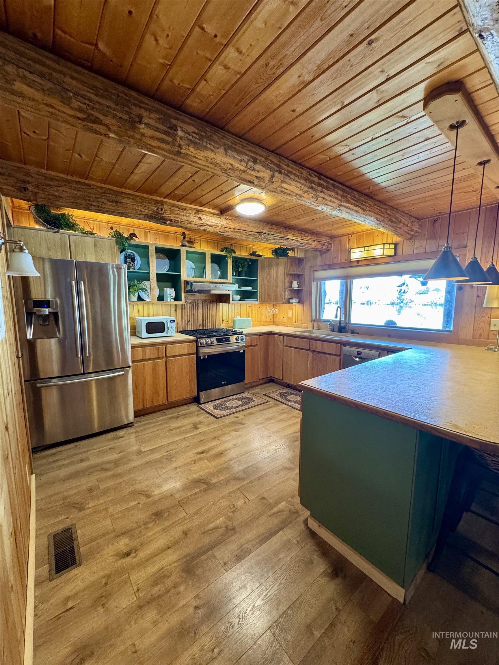 62 Bell Rapids Rd, Hagerman, Idaho 83332, 3 Bedrooms, 2 Bathrooms, Residential For Sale, Price $1,100,000,MLS 98985833