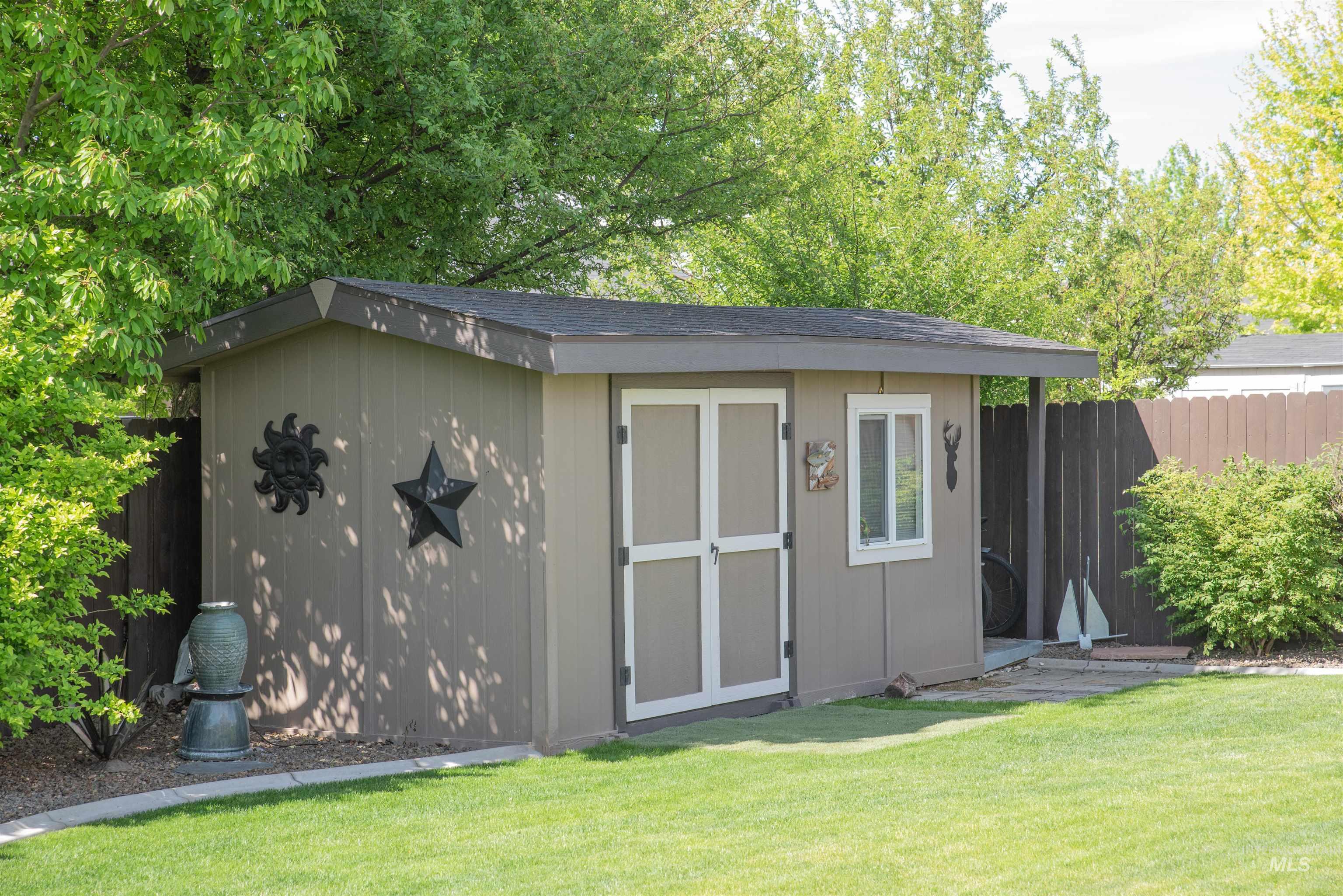 4115 E Jasmine Ct, Nampa, Idaho 83687, 4 Bedrooms, 2.5 Bathrooms, Residential For Sale, Price $438,500,MLS 98985834