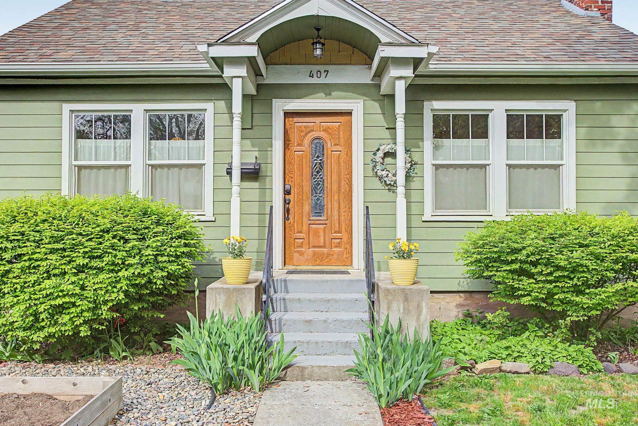 407 S Monroe, Moscow, Idaho 83843, 3 Bedrooms, 2 Bathrooms, Residential For Sale, Price $469,000,MLS 98985835