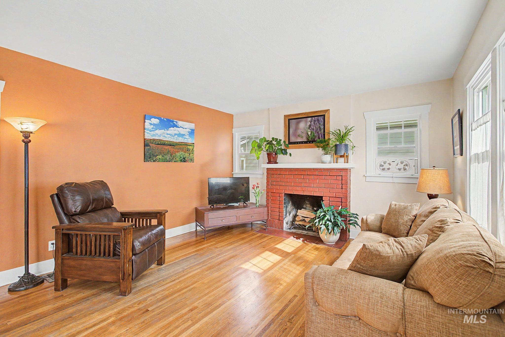 407 S Monroe, Moscow, Idaho 83843, 3 Bedrooms, 2 Bathrooms, Residential For Sale, Price $469,000,MLS 98985835