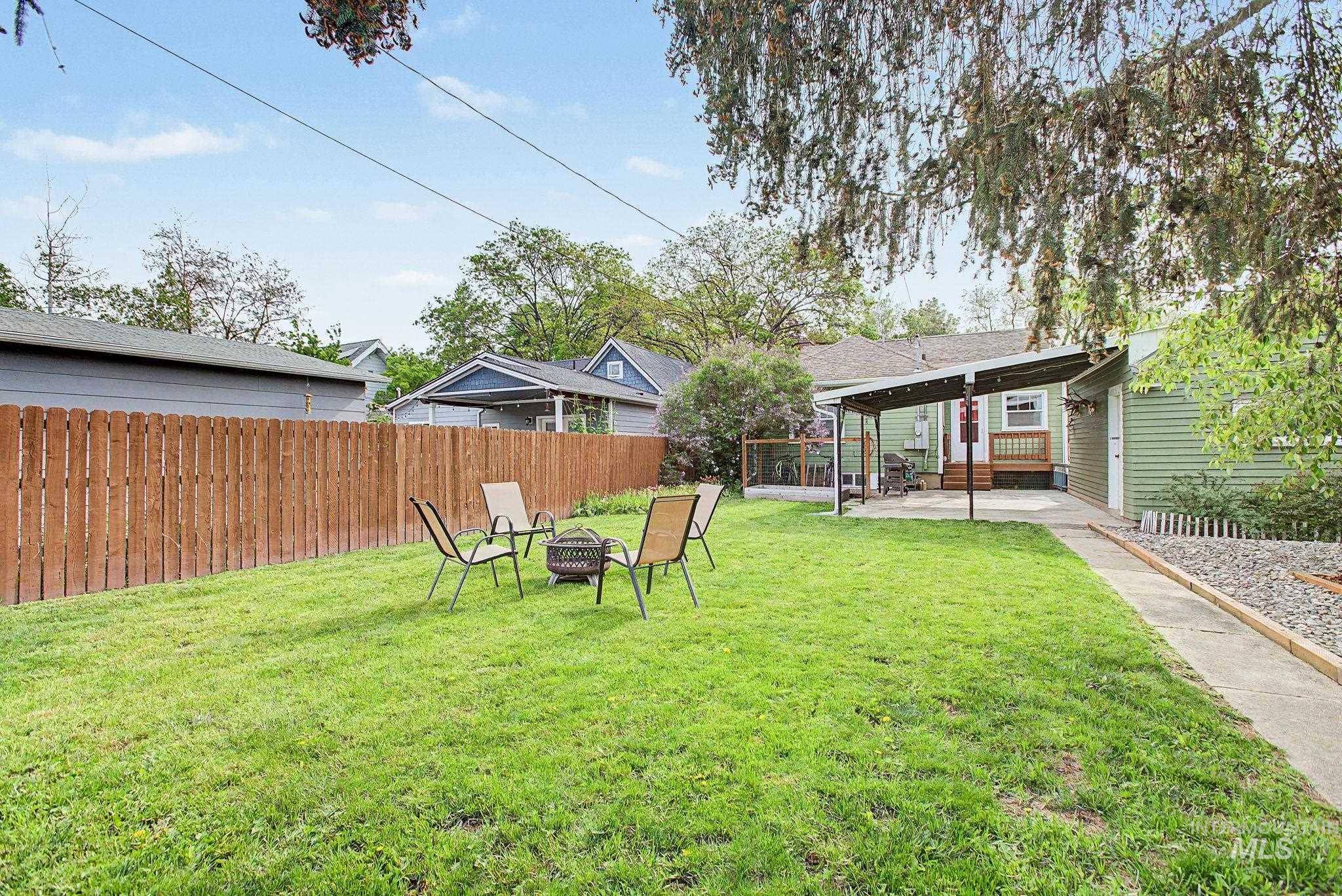 407 S Monroe, Moscow, Idaho 83843, 3 Bedrooms, 2 Bathrooms, Residential For Sale, Price $469,000,MLS 98985835