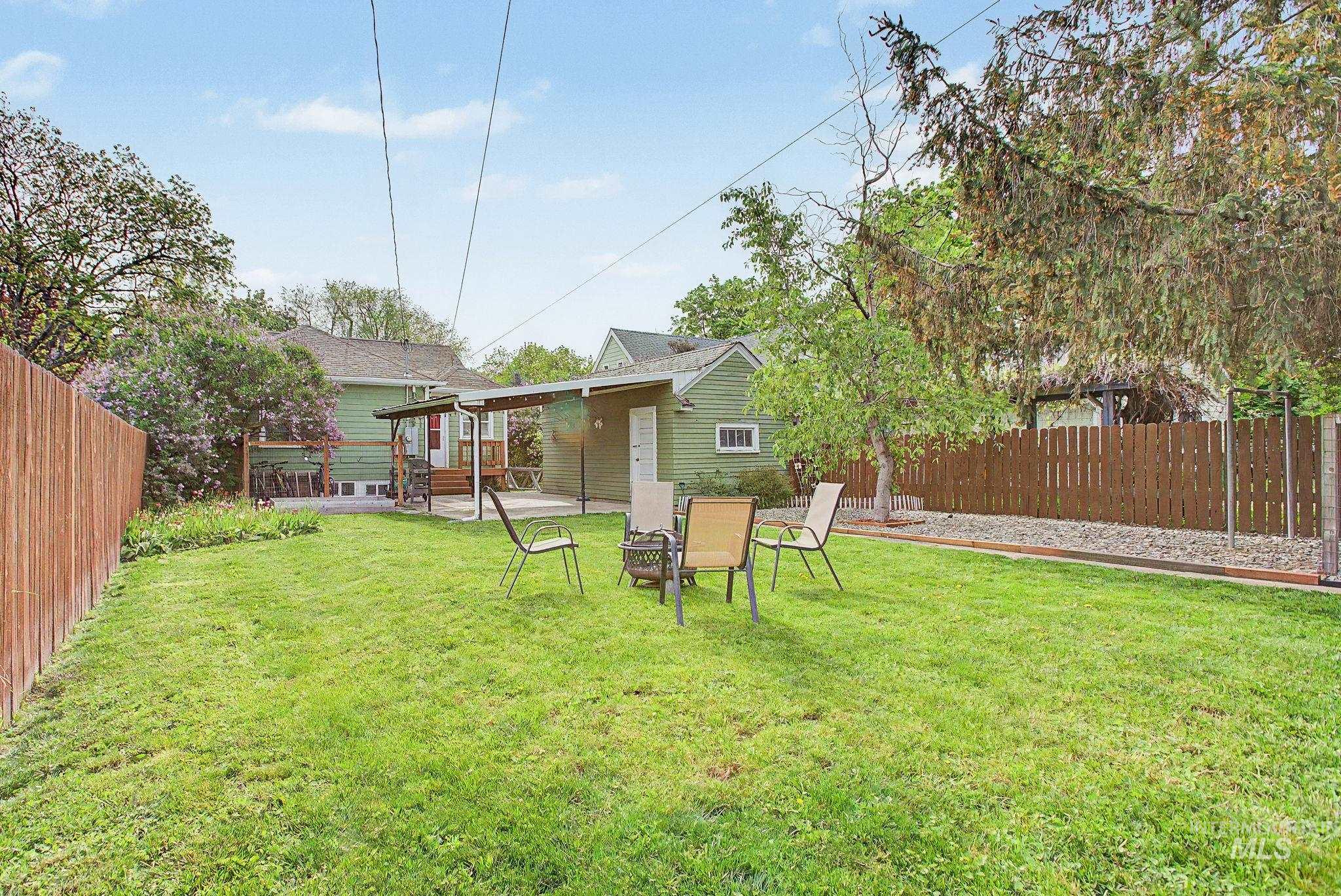 407 S Monroe, Moscow, Idaho 83843, 3 Bedrooms, 2 Bathrooms, Residential For Sale, Price $469,000,MLS 98985835