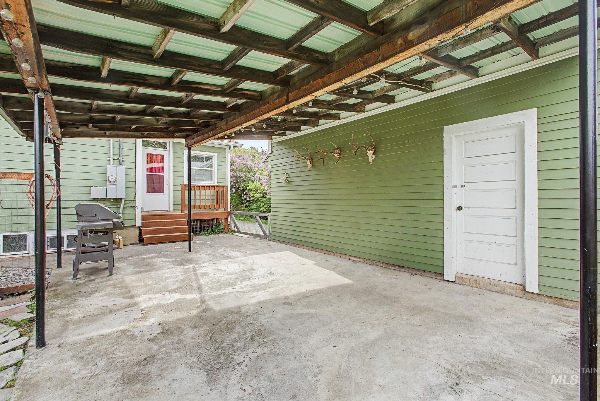 407 S Monroe, Moscow, Idaho 83843, 3 Bedrooms, 2 Bathrooms, Residential For Sale, Price $469,000,MLS 98985835