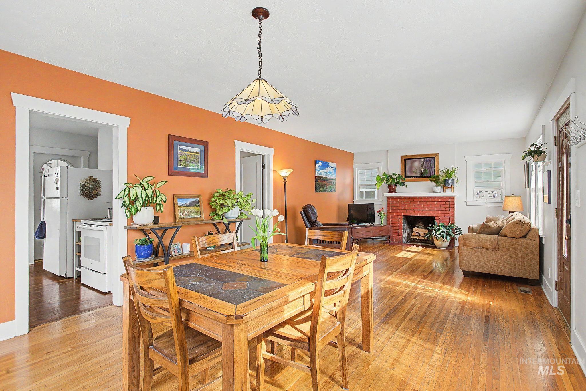407 S Monroe, Moscow, Idaho 83843, 3 Bedrooms, 2 Bathrooms, Residential For Sale, Price $469,000,MLS 98985835