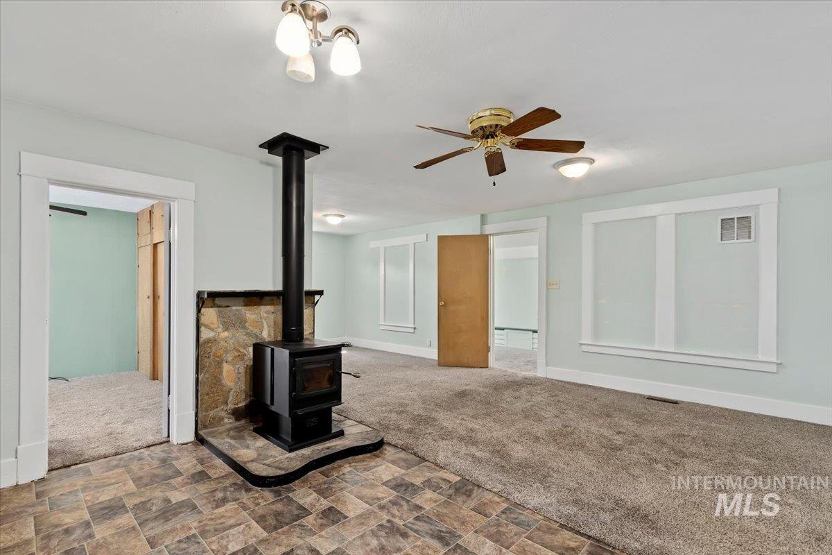 541 3rd St. E., Hansen, Idaho 83334, 2 Bedrooms, 2 Bathrooms, Residential For Sale, Price $290,000,MLS 98985838