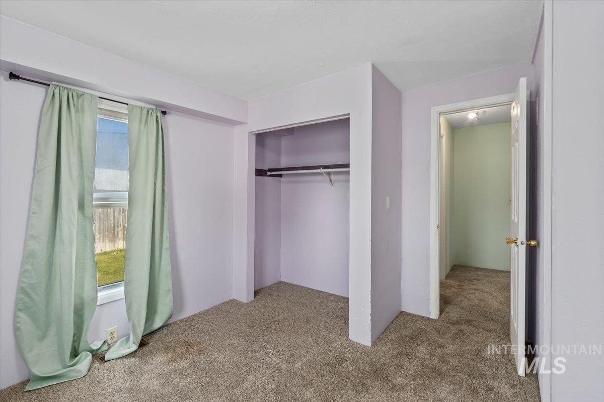 541 3rd St. E., Hansen, Idaho 83334, 2 Bedrooms, 2 Bathrooms, Residential For Sale, Price $290,000,MLS 98985838