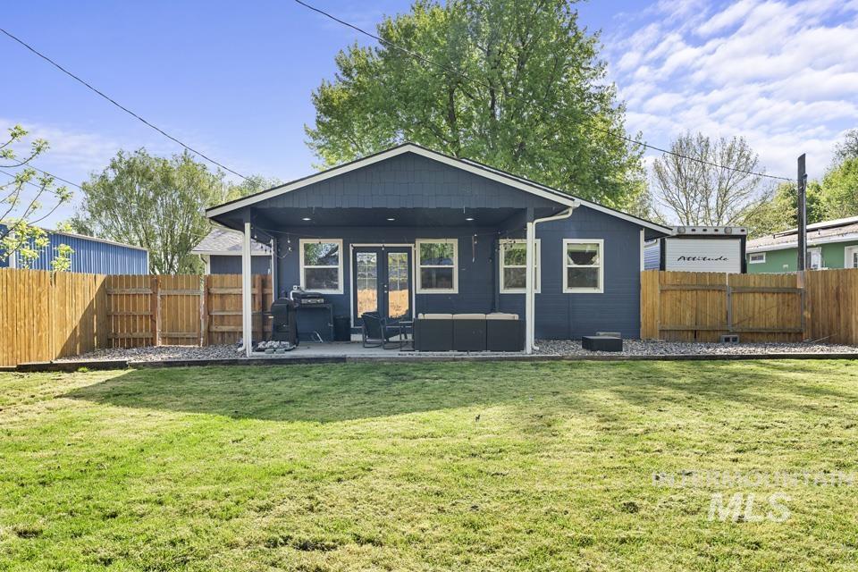 317 W Park Ave, New Plymouth, Idaho 83655, 3 Bedrooms, 2 Bathrooms, Residential For Sale, Price $364,000,MLS 98985839