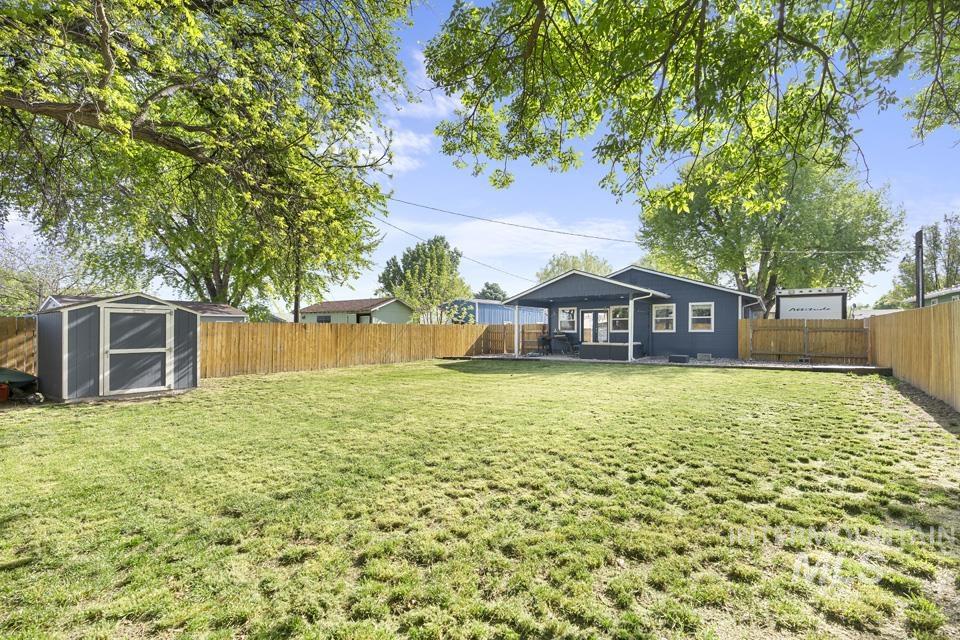 317 W Park Ave, New Plymouth, Idaho 83655, 3 Bedrooms, 2 Bathrooms, Residential For Sale, Price $364,000,MLS 98985839