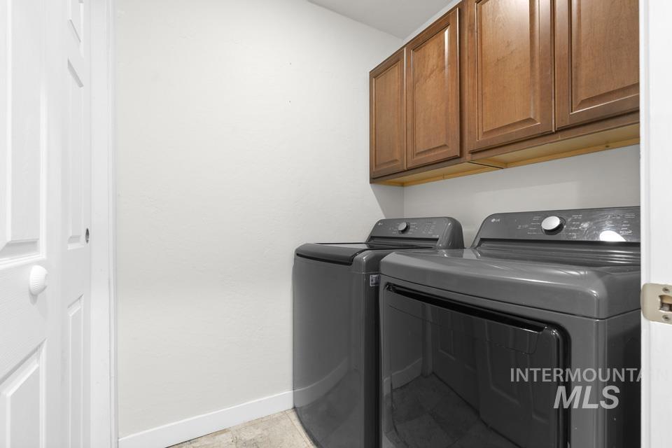 317 W Park Ave, New Plymouth, Idaho 83655, 3 Bedrooms, 2 Bathrooms, Residential For Sale, Price $364,000,MLS 98985839