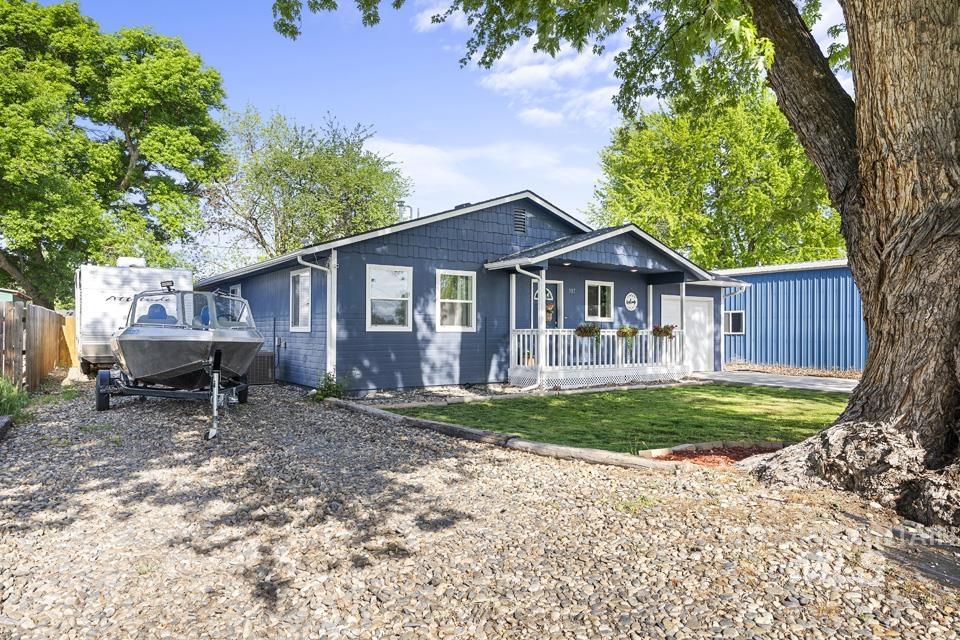 317 W Park Ave, New Plymouth, Idaho 83655, 3 Bedrooms, 2 Bathrooms, Residential For Sale, Price $364,000,MLS 98985839