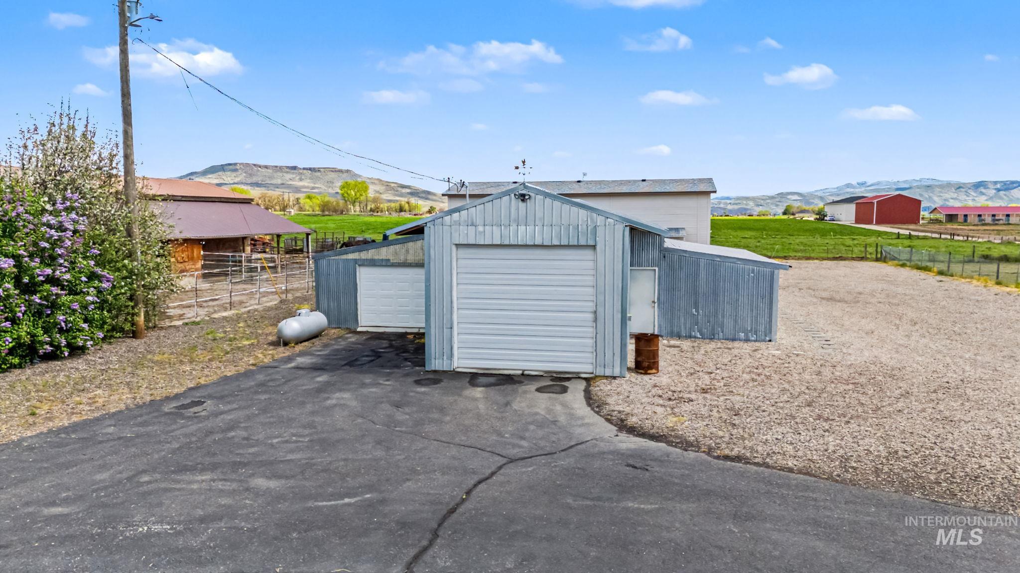 3620 UA Ave, Emmett, Idaho 83617, 3 Bedrooms, 2.5 Bathrooms, Residential For Sale, Price $949,900,MLS 98985840
