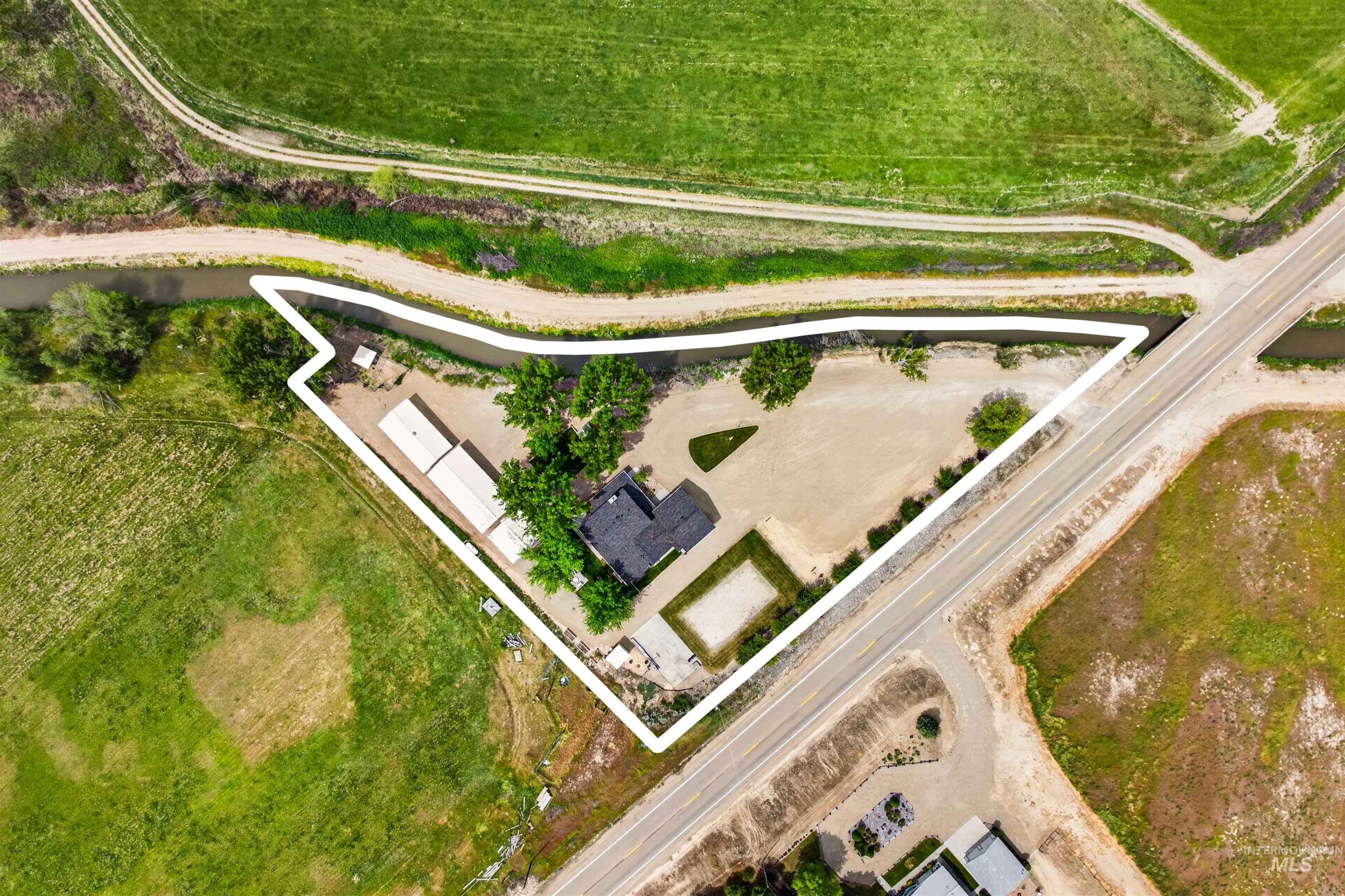 5471 Highway 52, New Plymouth, Idaho 83655, 4 Bedrooms, 3.5 Bathrooms, Residential For Sale, Price $749,900,MLS 98985841