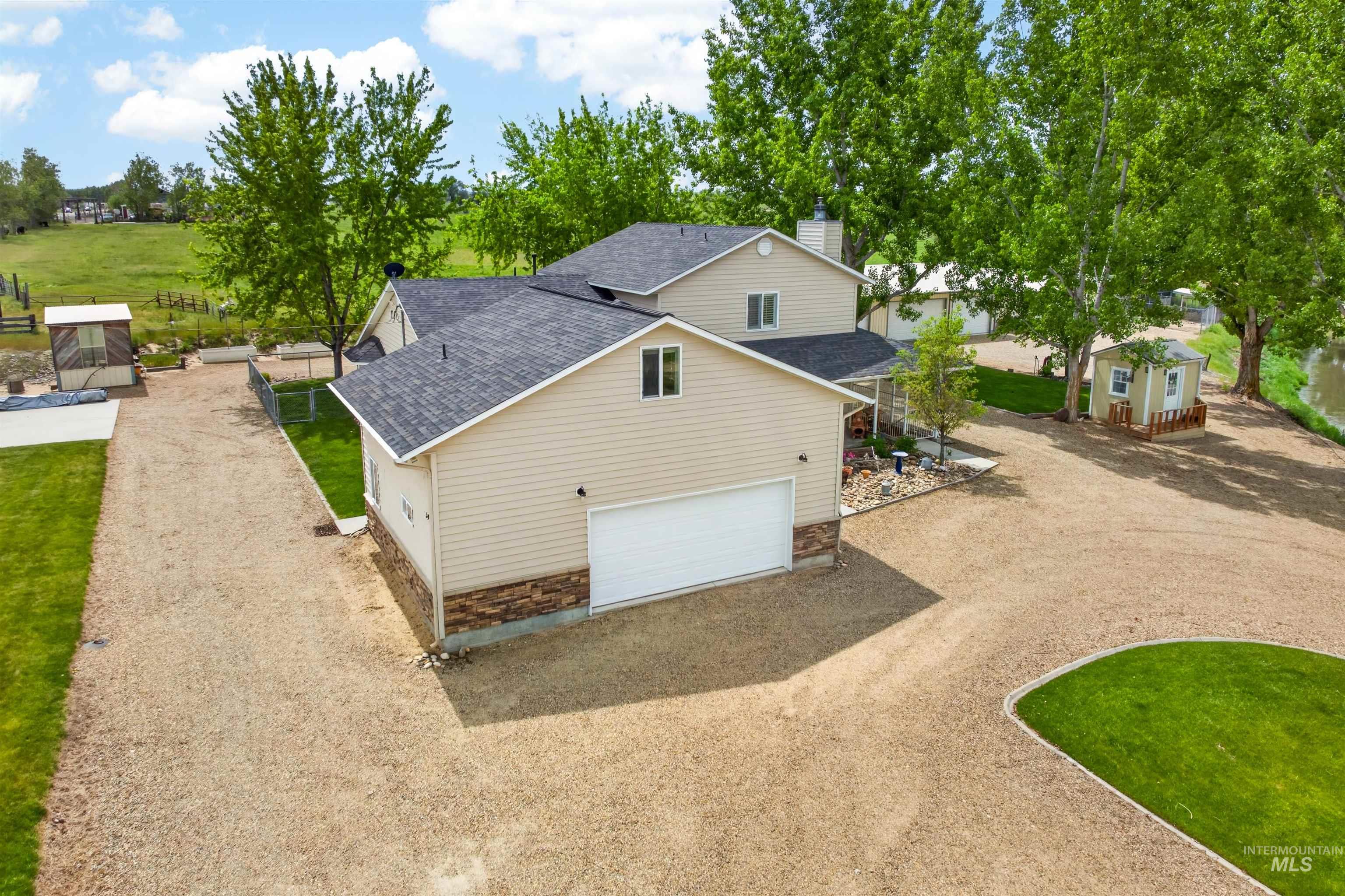 5471 Highway 52, New Plymouth, Idaho 83655, 4 Bedrooms, 3.5 Bathrooms, Residential For Sale, Price $749,900,MLS 98985841