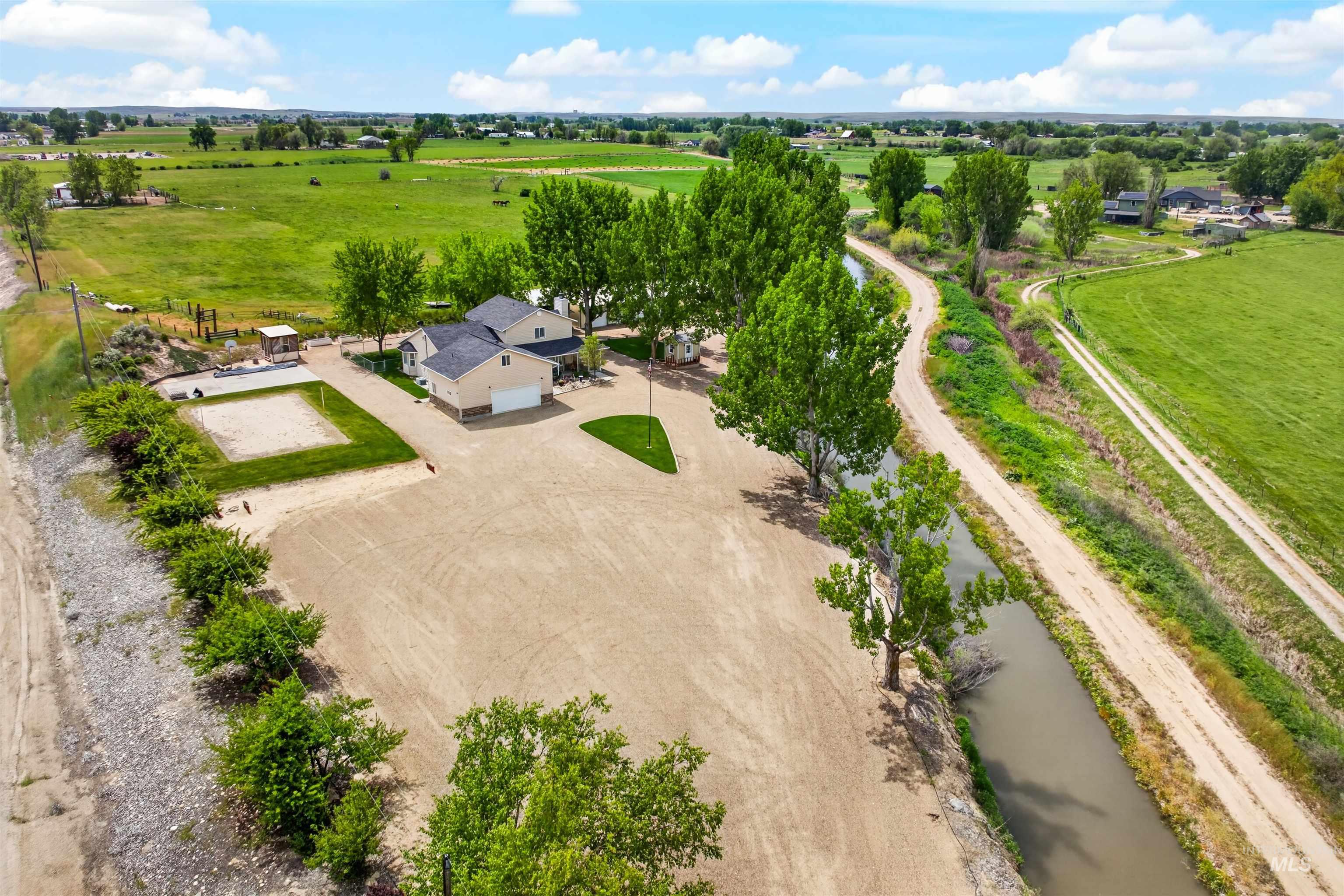 5471 Highway 52, New Plymouth, Idaho 83655, 4 Bedrooms, 3.5 Bathrooms, Residential For Sale, Price $749,900,MLS 98985841