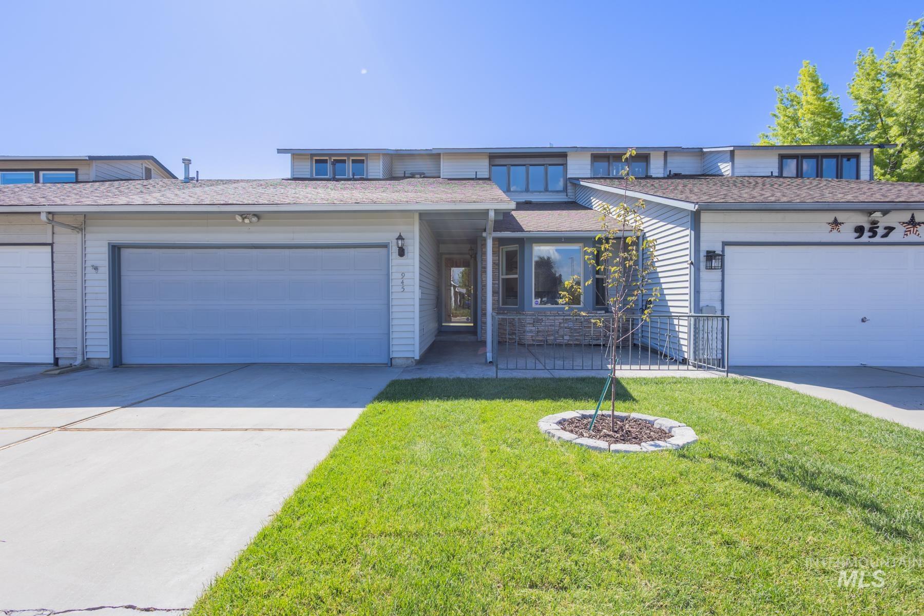 945 N Gossett Ave., Boise, Idaho 83704, 3 Bedrooms, 3 Bathrooms, Residential For Sale, Price $415,000,MLS 98985842