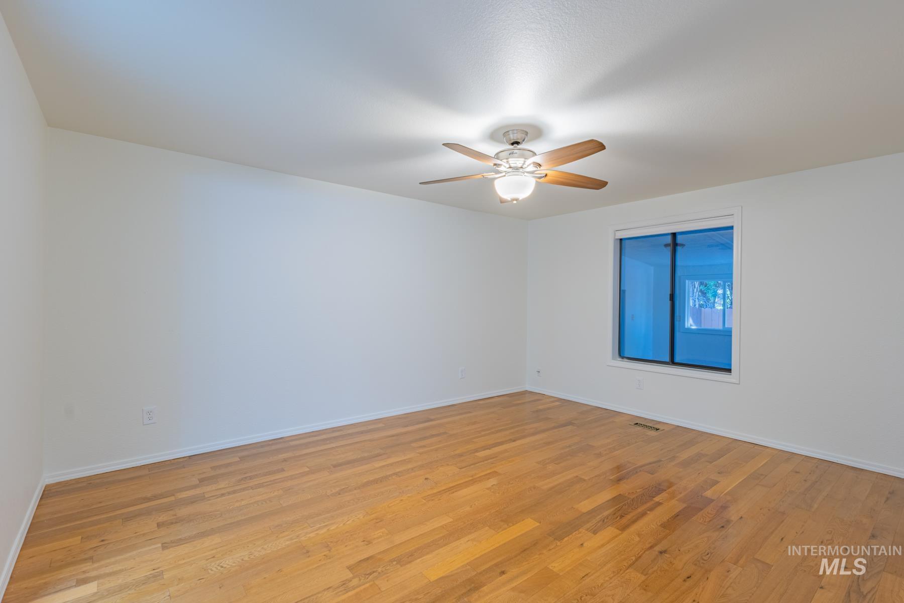 945 N Gossett Ave., Boise, Idaho 83704, 3 Bedrooms, 3 Bathrooms, Residential For Sale, Price $415,000,MLS 98985842