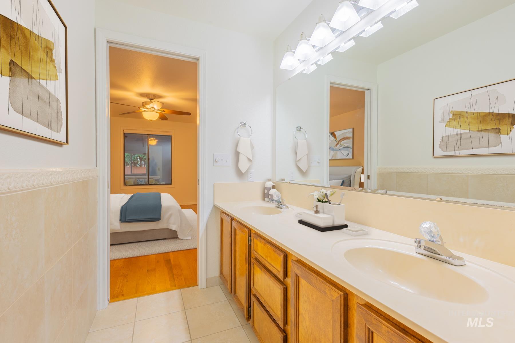 945 N Gossett Ave., Boise, Idaho 83704, 3 Bedrooms, 3 Bathrooms, Residential For Sale, Price $415,000,MLS 98985842