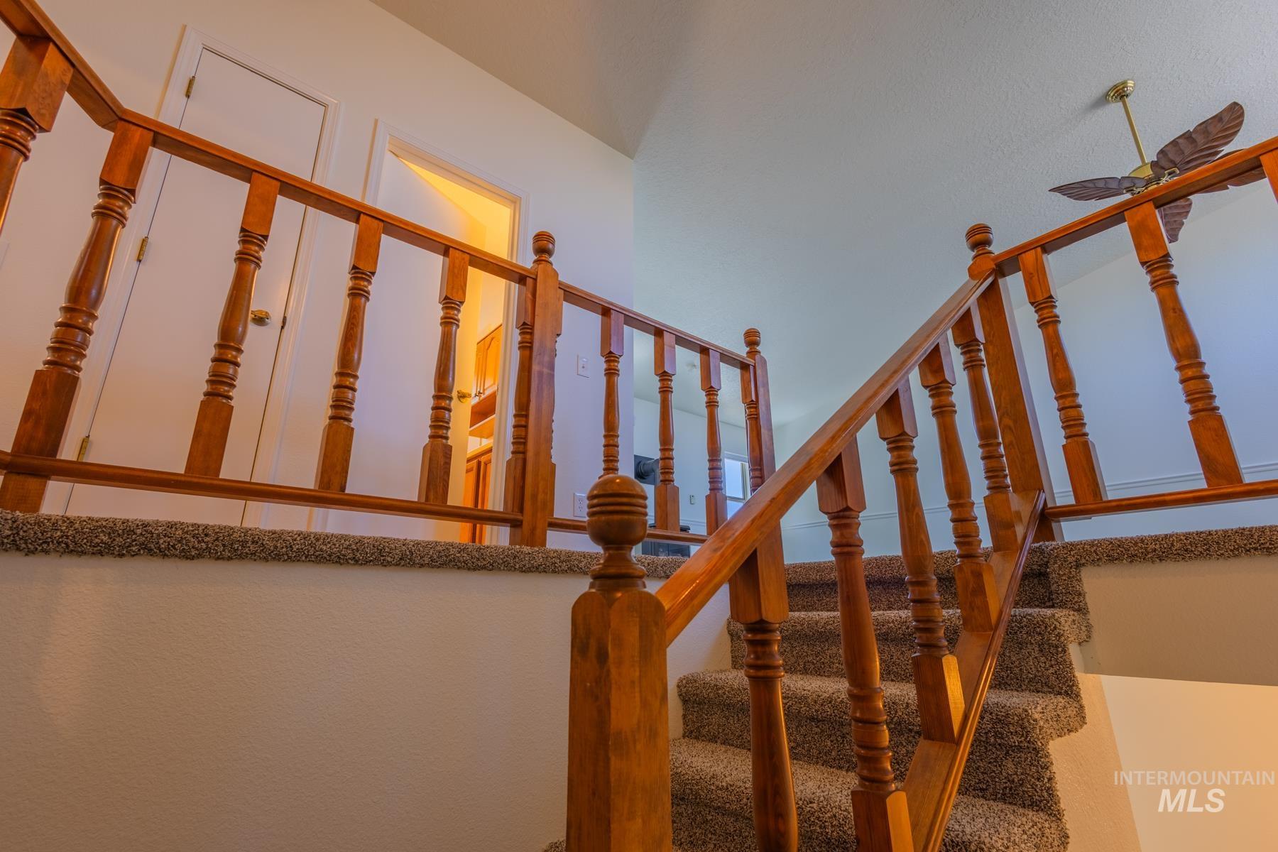 945 N Gossett Ave., Boise, Idaho 83704, 3 Bedrooms, 3 Bathrooms, Residential For Sale, Price $415,000,MLS 98985842