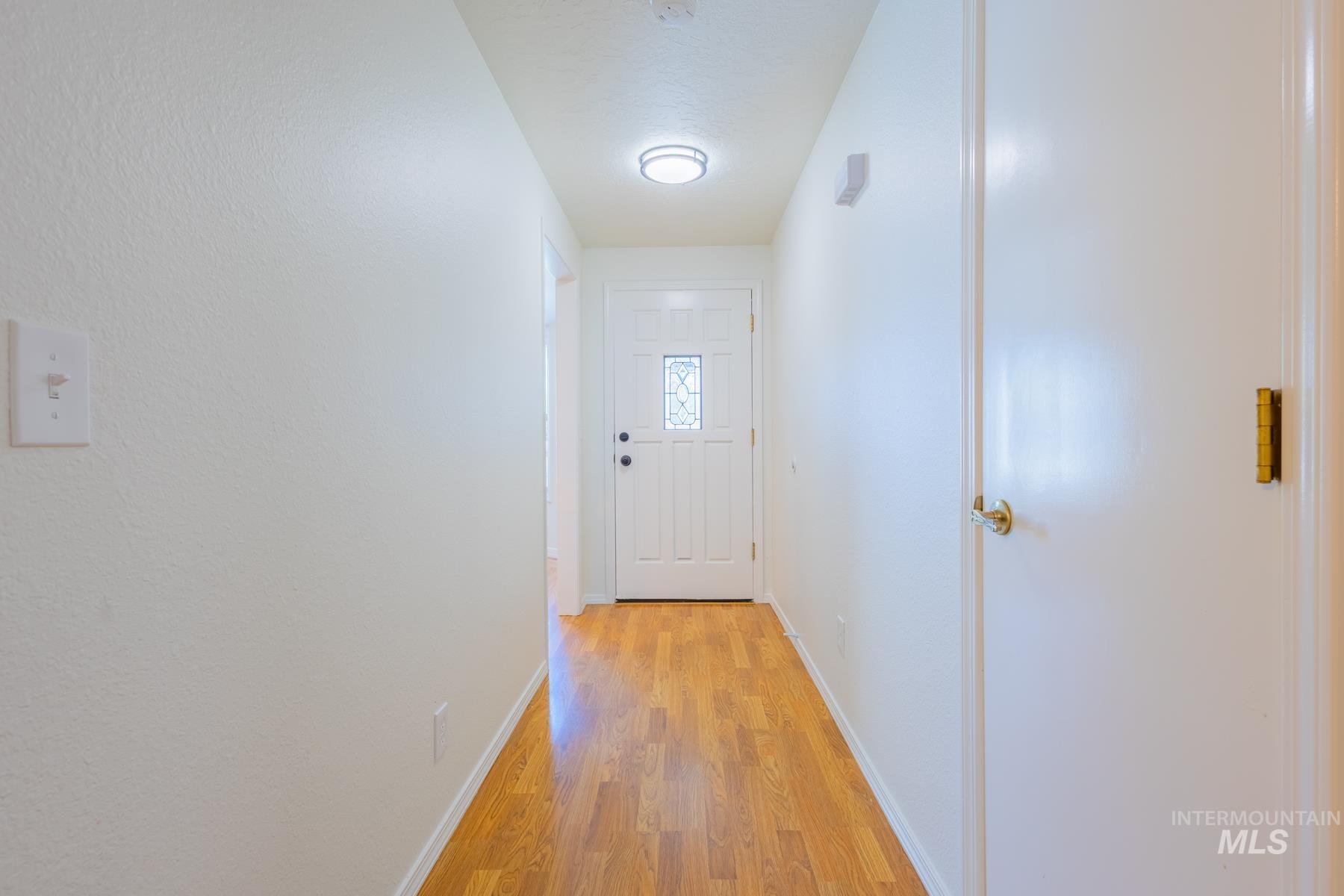 945 N Gossett Ave., Boise, Idaho 83704, 3 Bedrooms, 3 Bathrooms, Residential For Sale, Price $415,000,MLS 98985842