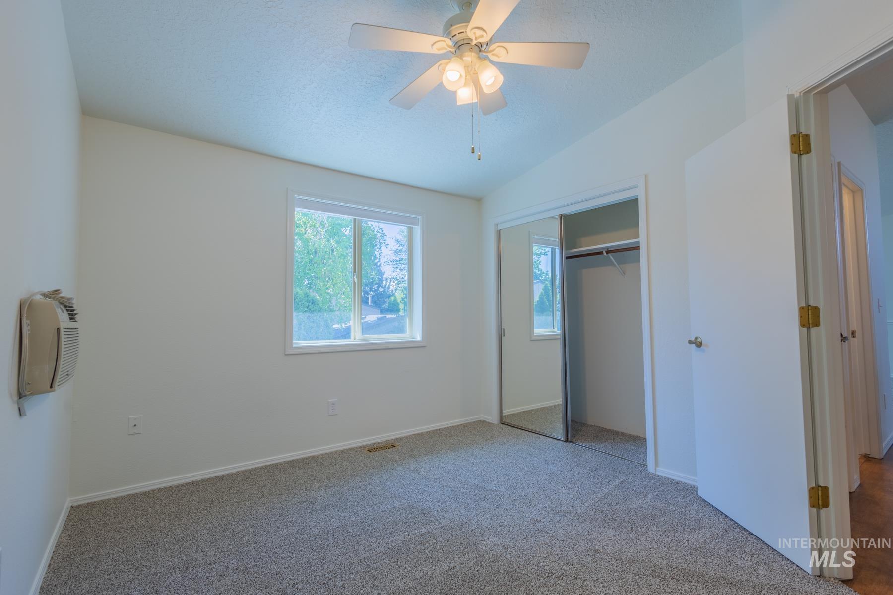 945 N Gossett Ave., Boise, Idaho 83704, 3 Bedrooms, 3 Bathrooms, Residential For Sale, Price $415,000,MLS 98985842