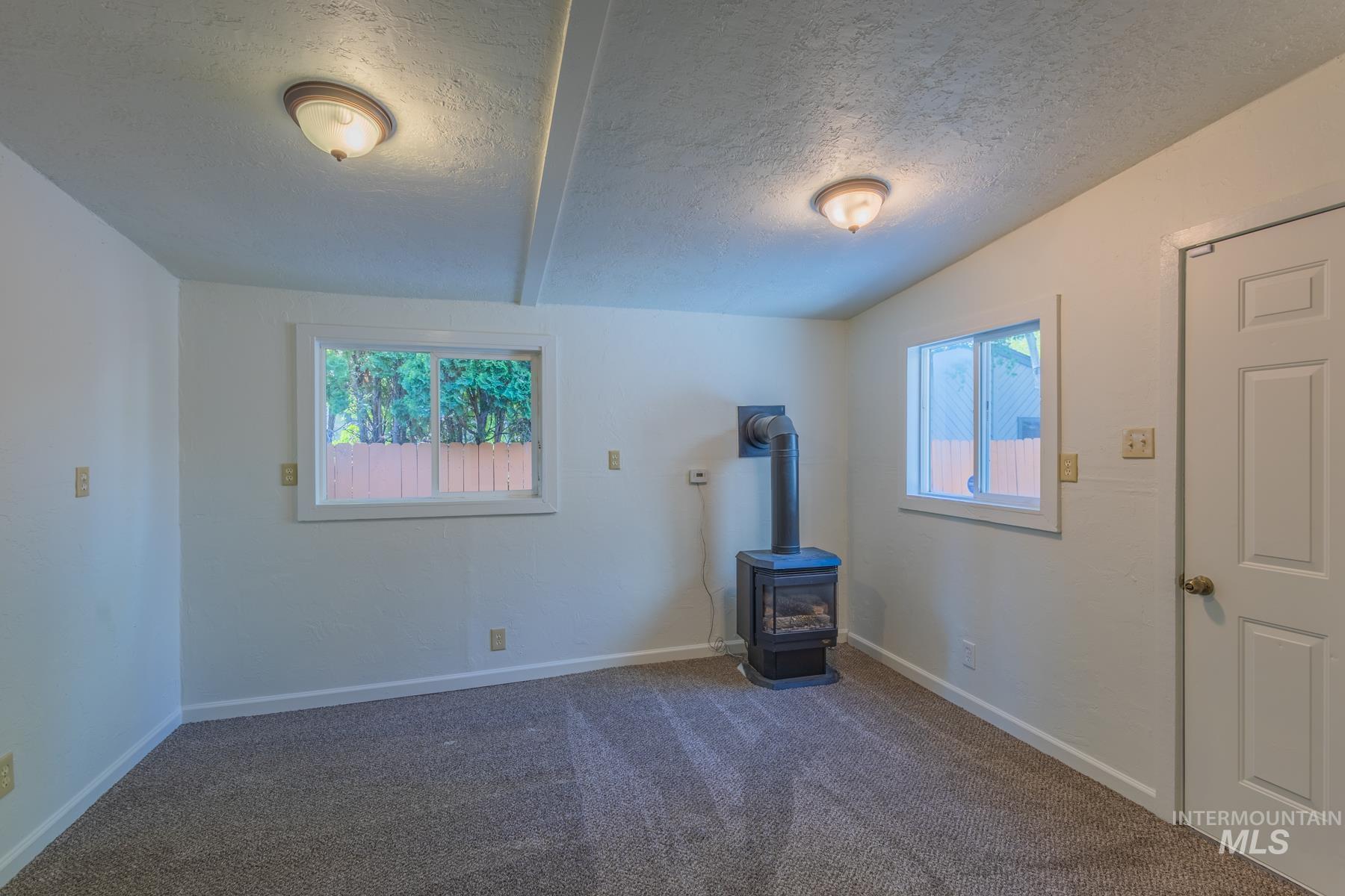945 N Gossett Ave., Boise, Idaho 83704, 3 Bedrooms, 3 Bathrooms, Residential For Sale, Price $415,000,MLS 98985842