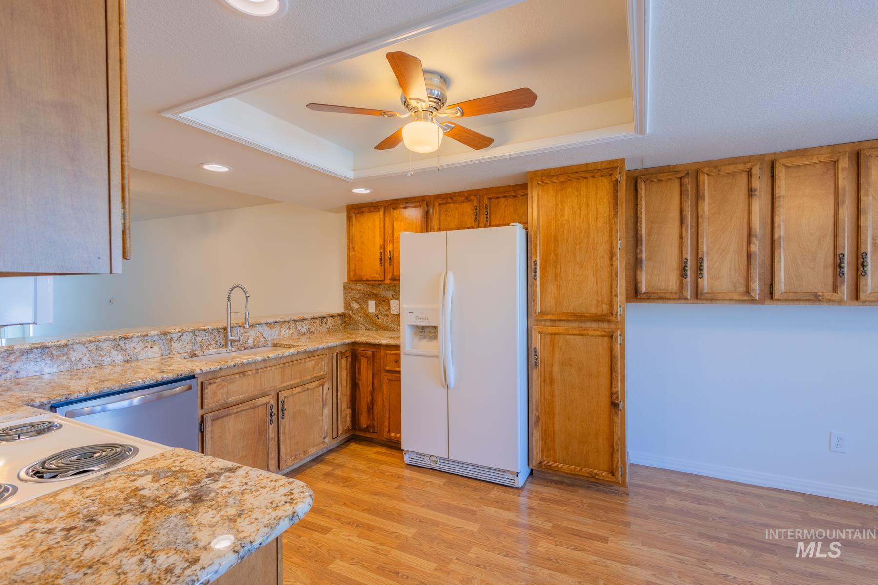 945 N Gossett Ave., Boise, Idaho 83704, 3 Bedrooms, 3 Bathrooms, Residential For Sale, Price $415,000,MLS 98985842