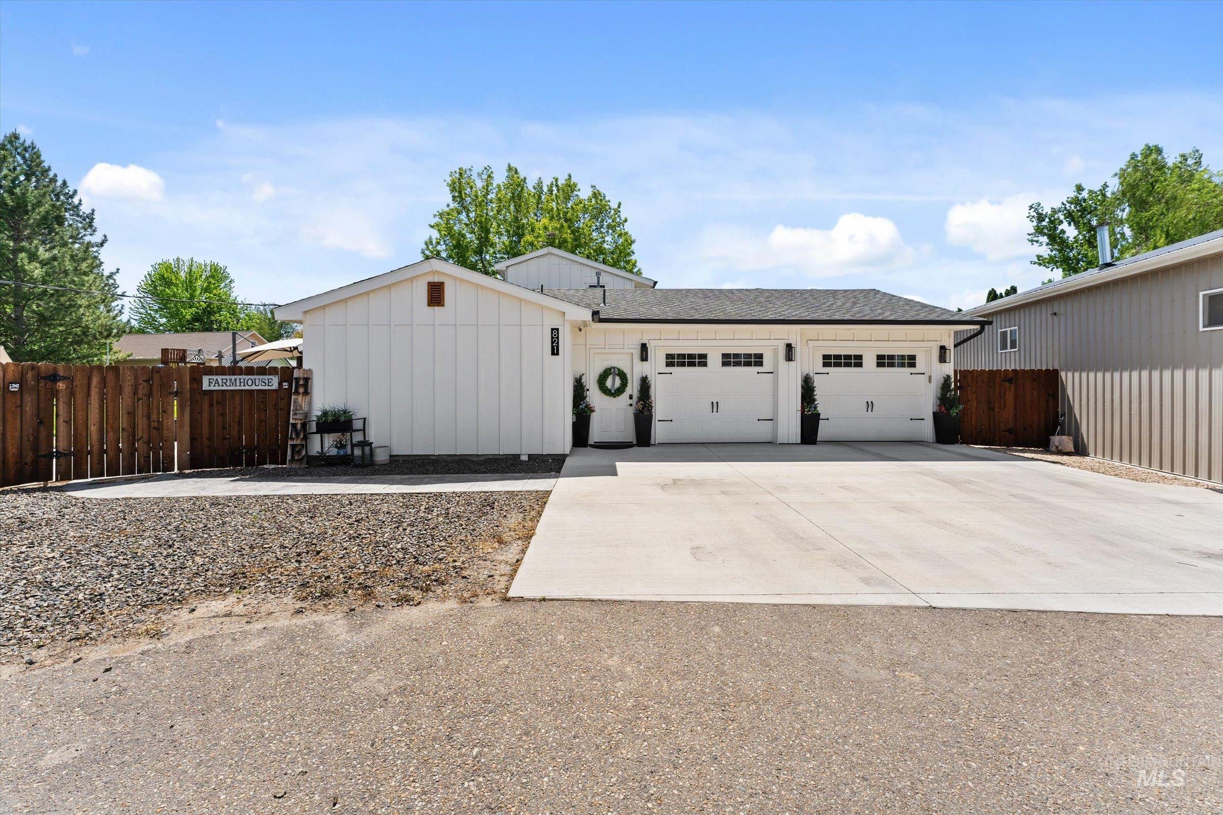 821 S Cove Ln, Nampa, Idaho 83686, 3 Bedrooms, 2 Bathrooms, Residential For Sale, Price $774,900,MLS 98985843