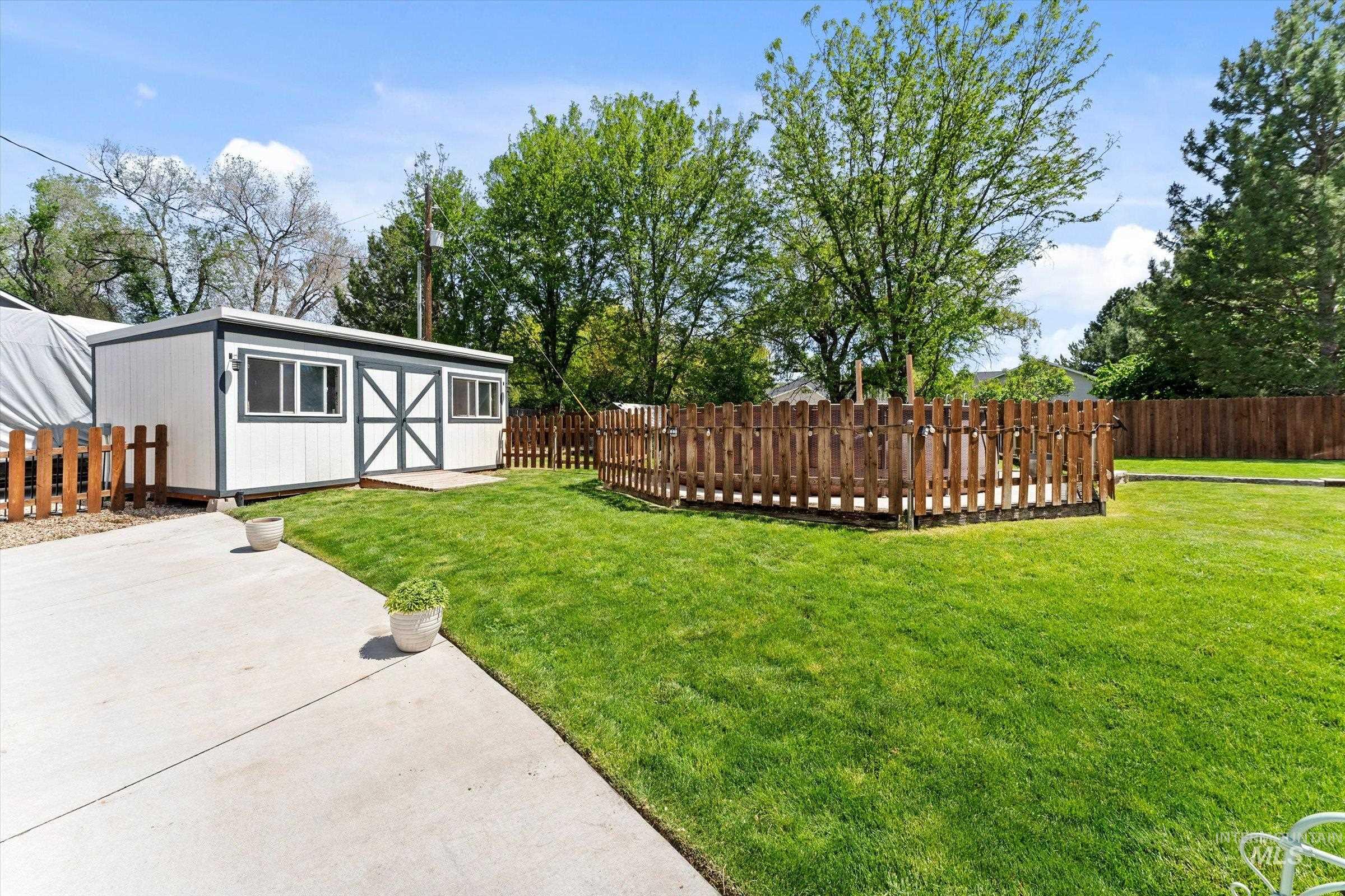 821 S Cove Ln, Nampa, Idaho 83686, 3 Bedrooms, 2 Bathrooms, Residential For Sale, Price $774,900,MLS 98985843