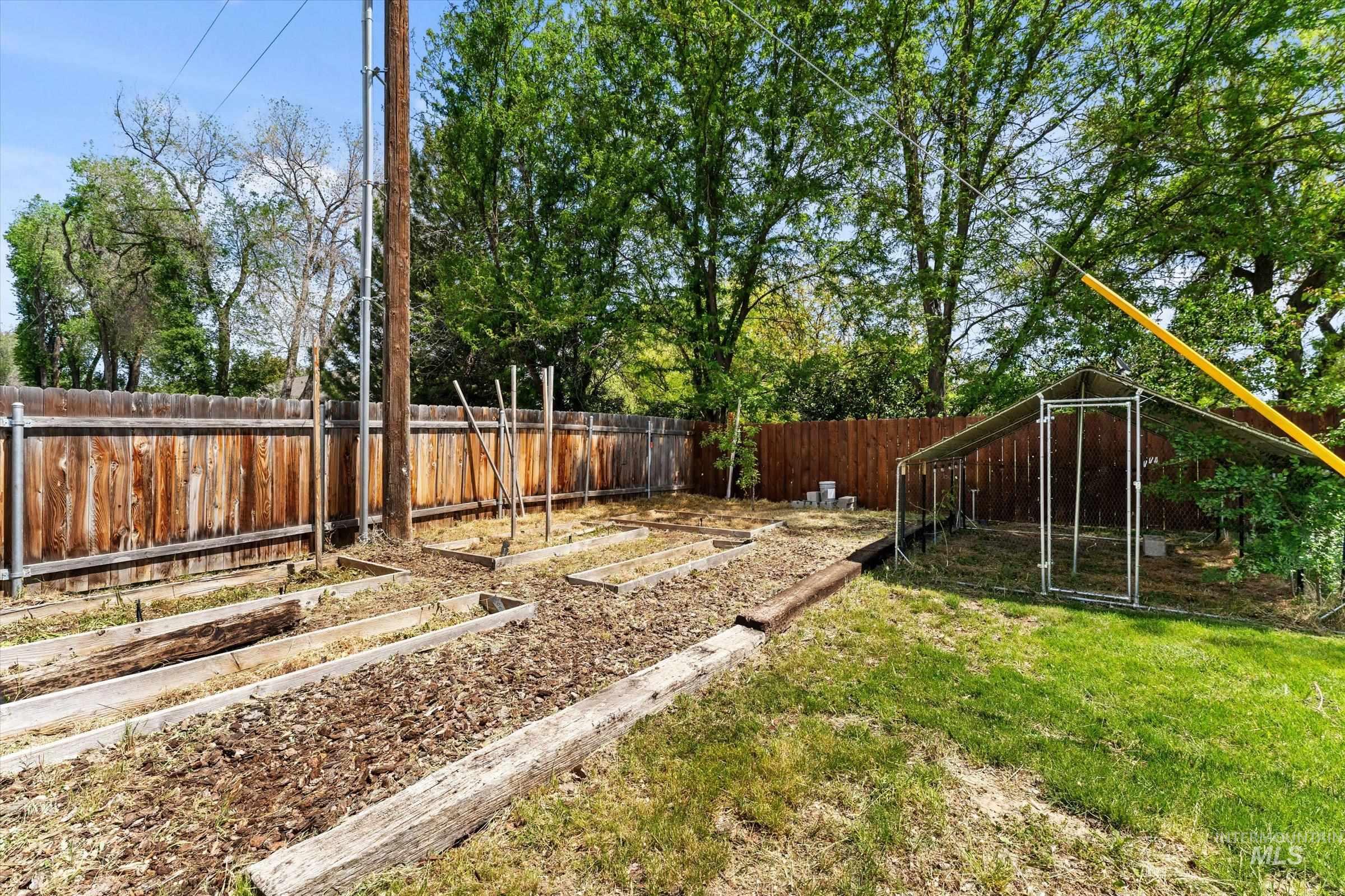 821 S Cove Ln, Nampa, Idaho 83686, 3 Bedrooms, 2 Bathrooms, Residential For Sale, Price $774,900,MLS 98985843