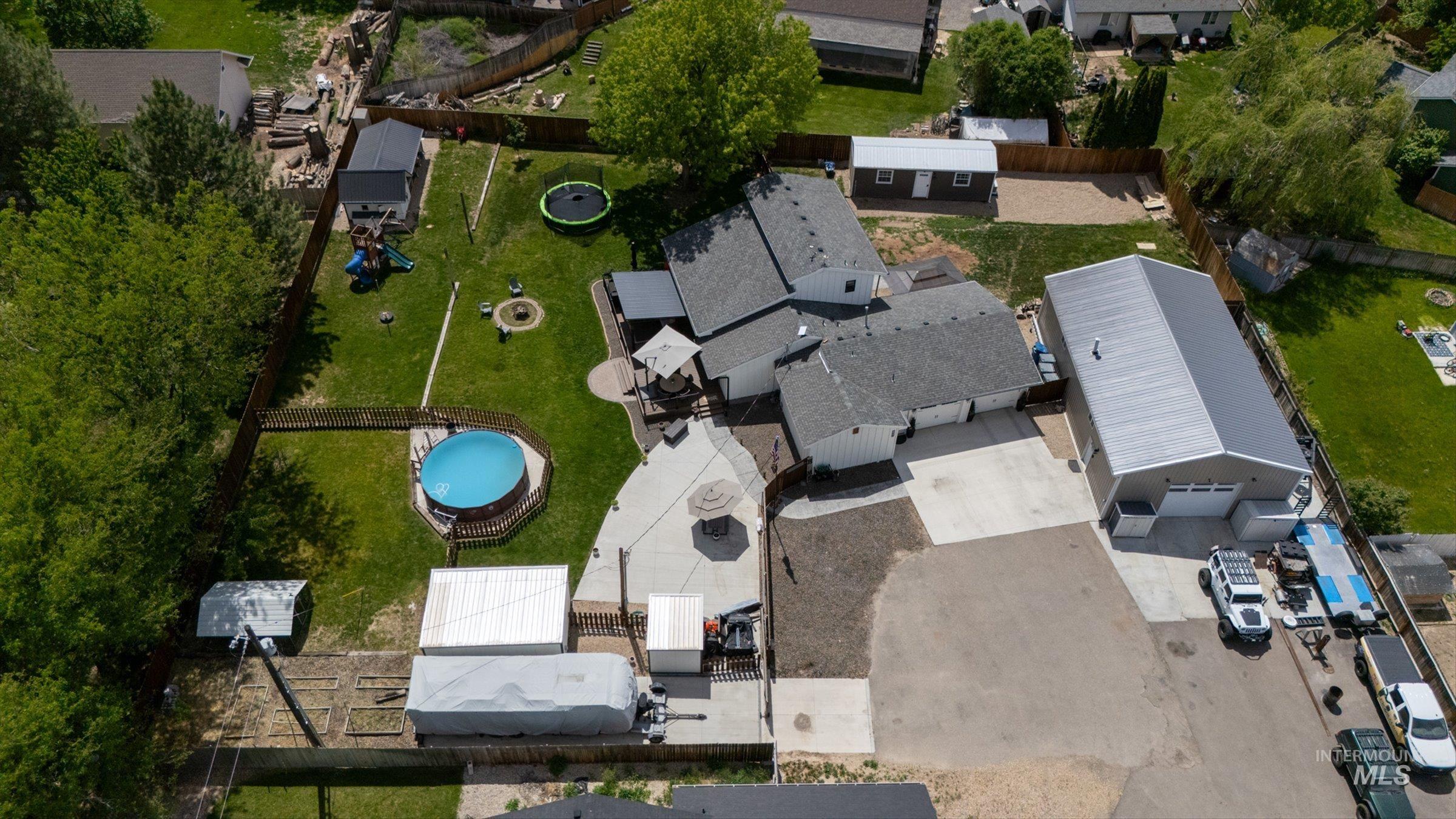 821 S Cove Ln, Nampa, Idaho 83686, 3 Bedrooms, 2 Bathrooms, Residential For Sale, Price $774,900,MLS 98985843