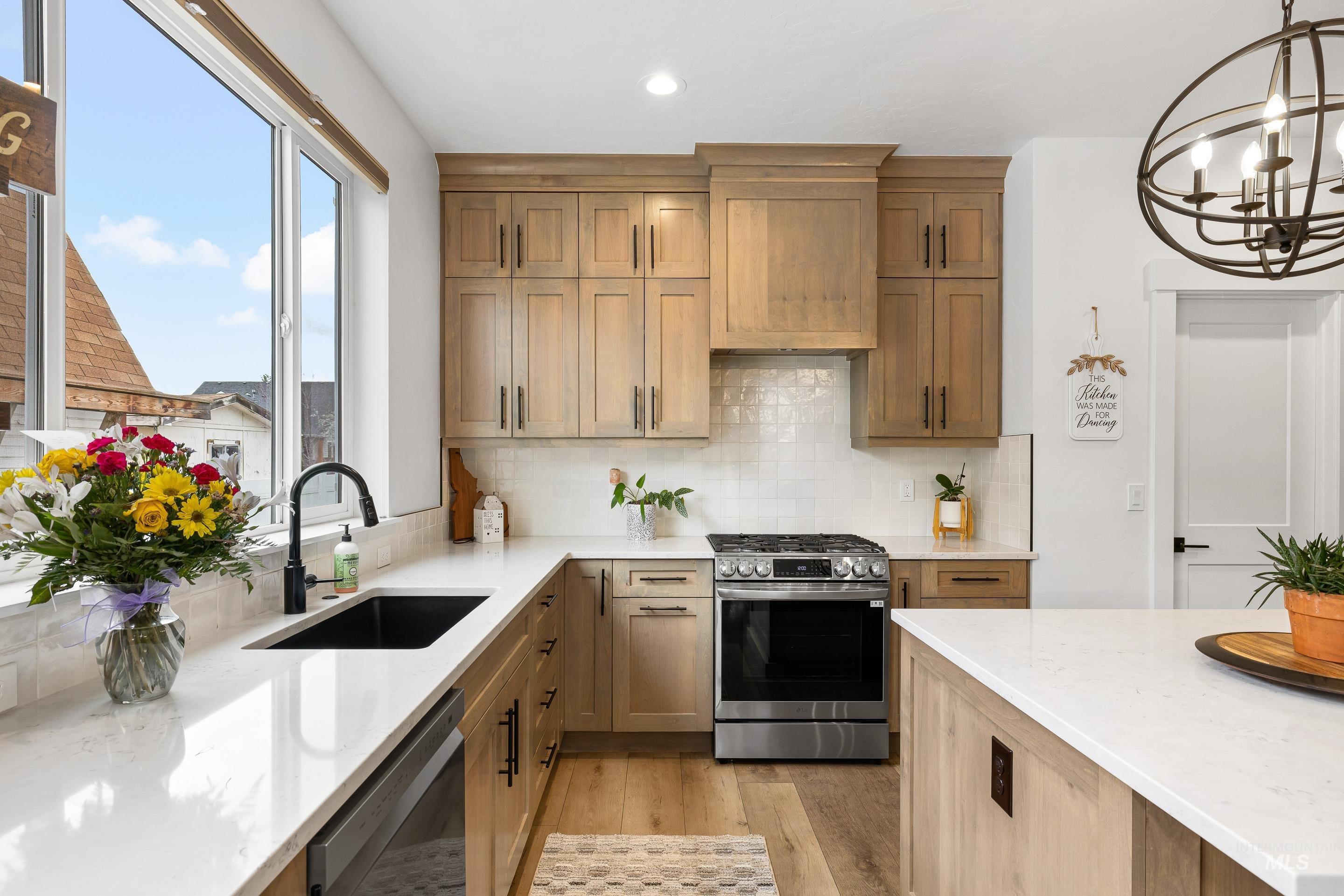 10418 W Shields Ave, Garden City, Idaho 83714, 3 Bedrooms, 2.5 Bathrooms, Residential For Sale, Price $589,900,MLS 98985846