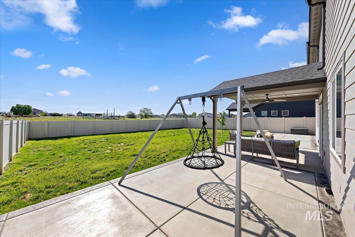 1306 N Warm River Ave, Kuna, Idaho 83634, 5 Bedrooms, 2.5 Bathrooms, Residential For Sale, Price $525,000,MLS 98985849