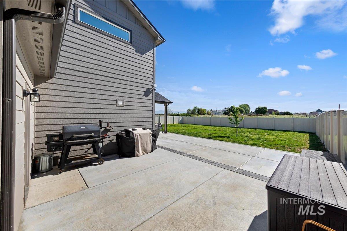 1306 N Warm River Ave, Kuna, Idaho 83634, 5 Bedrooms, 2.5 Bathrooms, Residential For Sale, Price $525,000,MLS 98985849