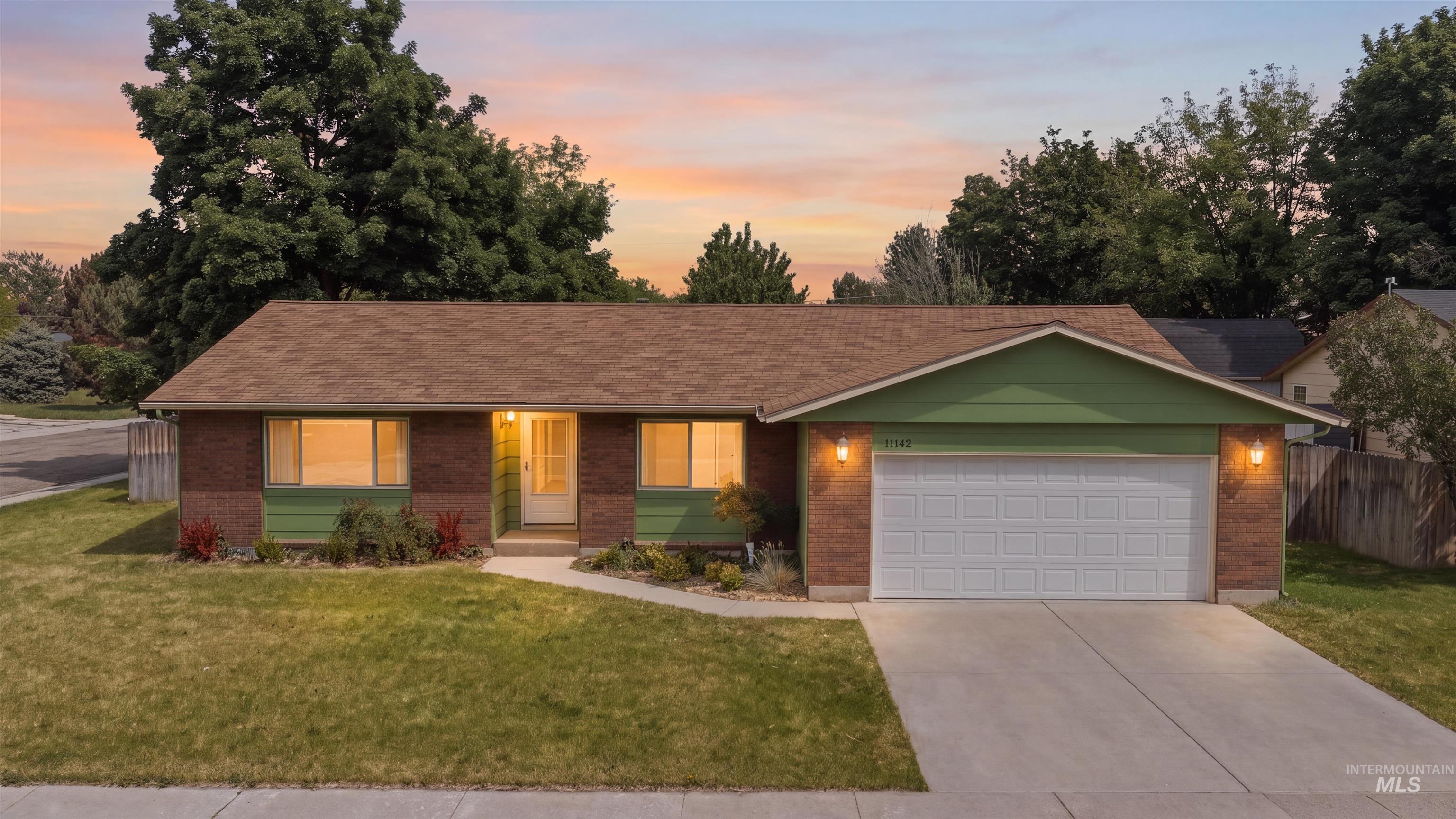 11142 W Richey Ct, Boise, Idaho 83713, 3 Bedrooms, 2 Bathrooms, Residential For Sale, Price $419,000,MLS 98985850
