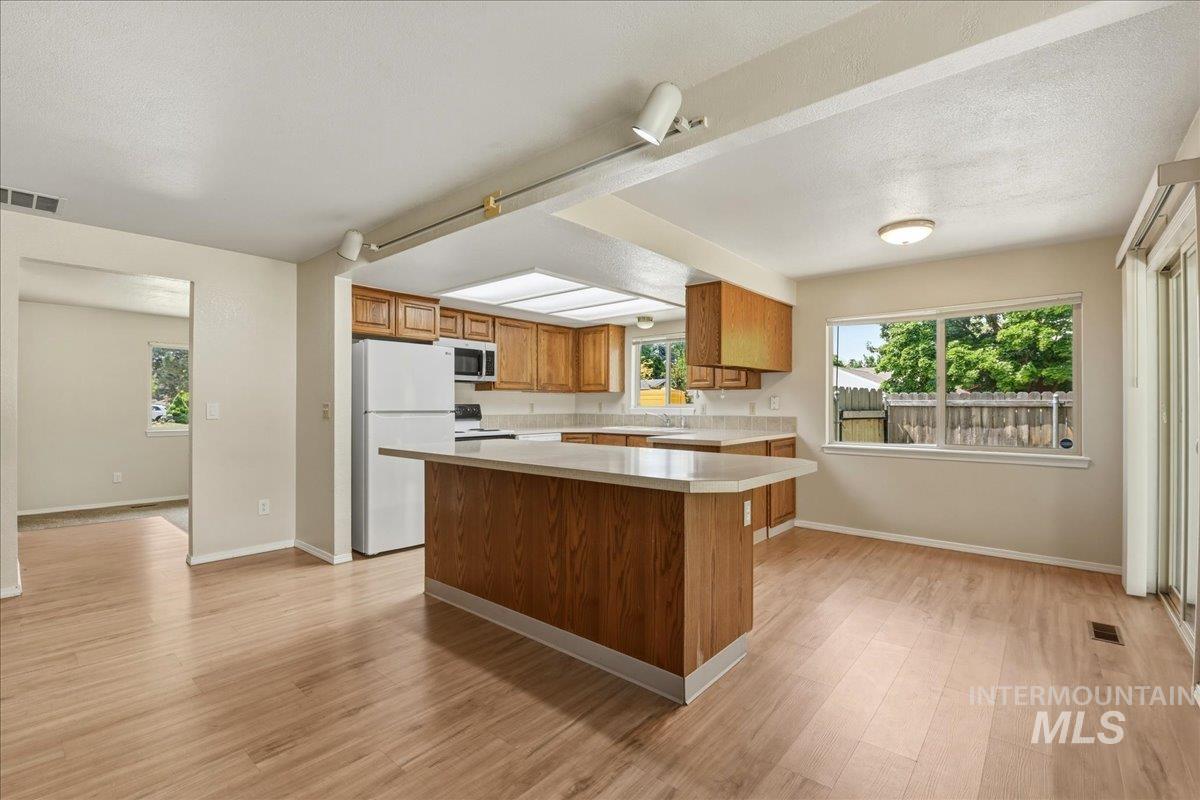 11142 W Richey Ct, Boise, Idaho 83713, 3 Bedrooms, 2 Bathrooms, Residential For Sale, Price $419,000,MLS 98985850