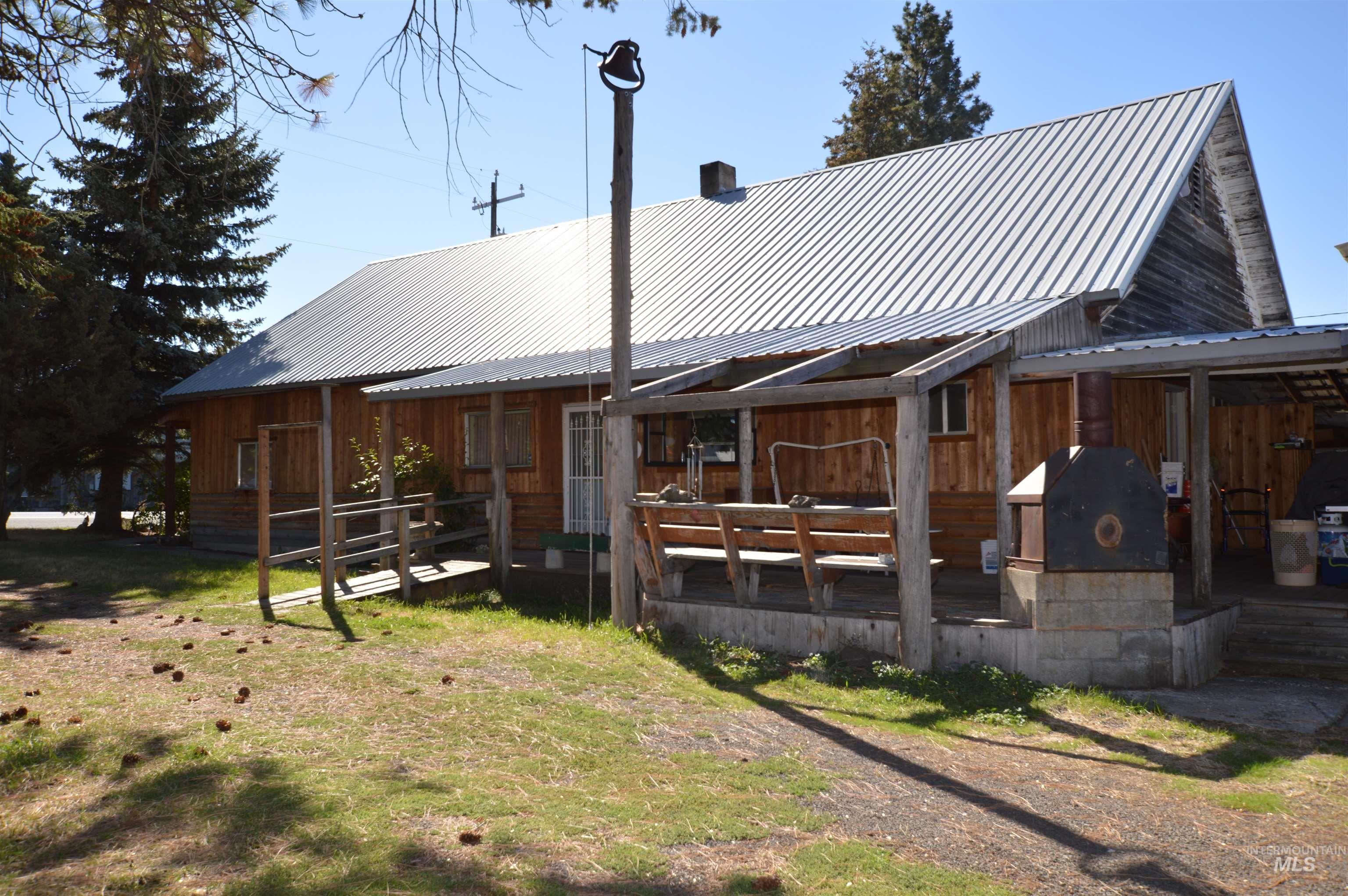 510 E Main St., Craigmont, Idaho 83523, 2 Bedrooms, 2 Bathrooms, Residential For Sale, Price $230,000,MLS 98985851