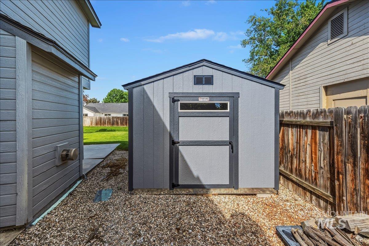 6029 N Oliver Ave, Boise, Idaho 83714, 3 Bedrooms, 2.5 Bathrooms, Residential For Sale, Price $599,900,MLS 98985852