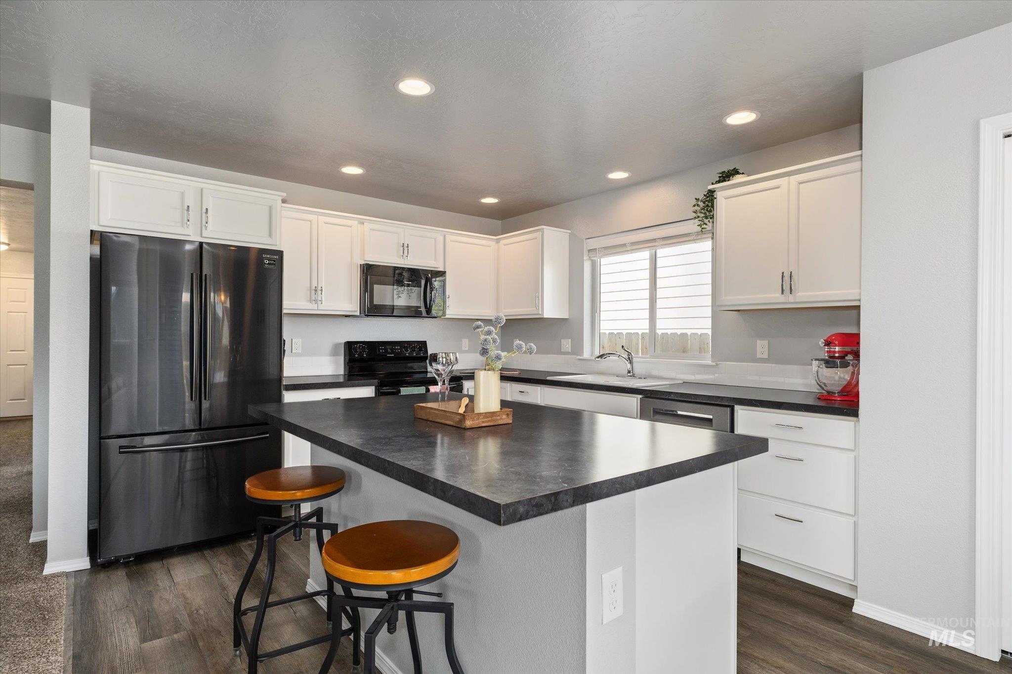 17610 Aqua Springs Ave, Nampa, Idaho 83687, 4 Bedrooms, 2.5 Bathrooms, Residential For Sale, Price $469,000,MLS 98985860