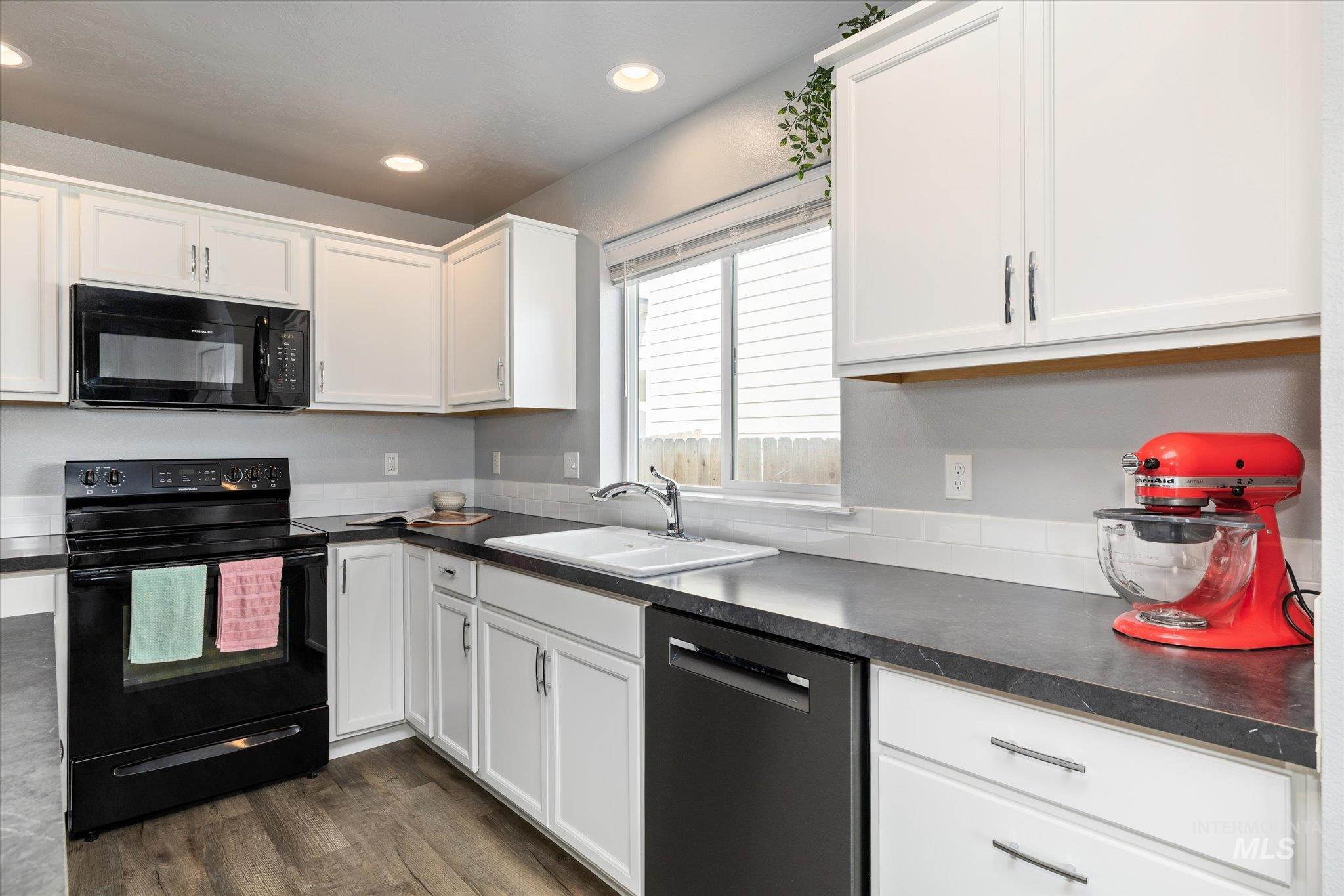 17610 Aqua Springs Ave, Nampa, Idaho 83687, 4 Bedrooms, 2.5 Bathrooms, Residential For Sale, Price $469,000,MLS 98985860