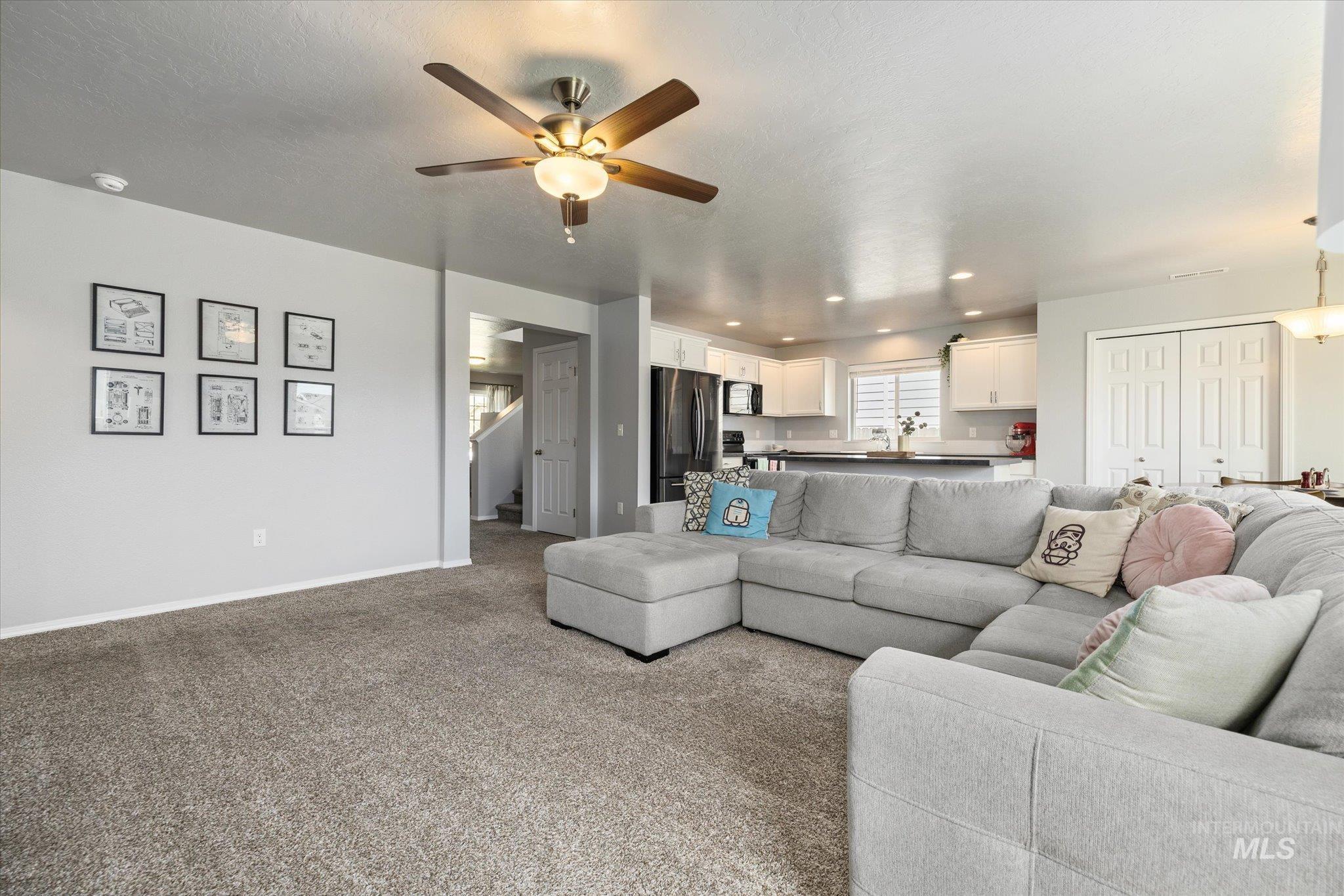 17610 Aqua Springs Ave, Nampa, Idaho 83687, 4 Bedrooms, 2.5 Bathrooms, Residential For Sale, Price $469,000,MLS 98985860